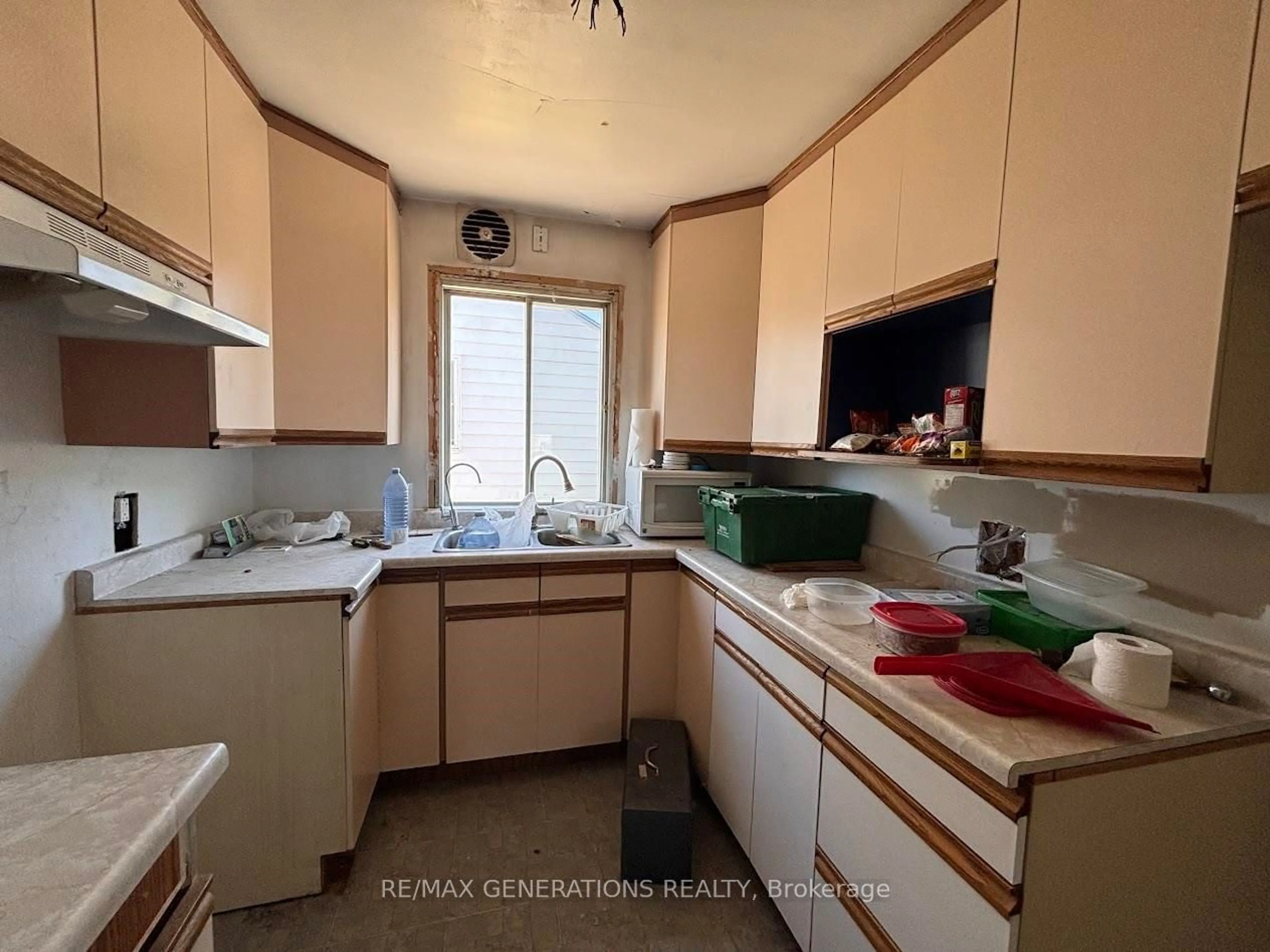 Standard kitchen, unknown for 50 Neebig Ave, Manitouwadge Ontario P0T 2C0