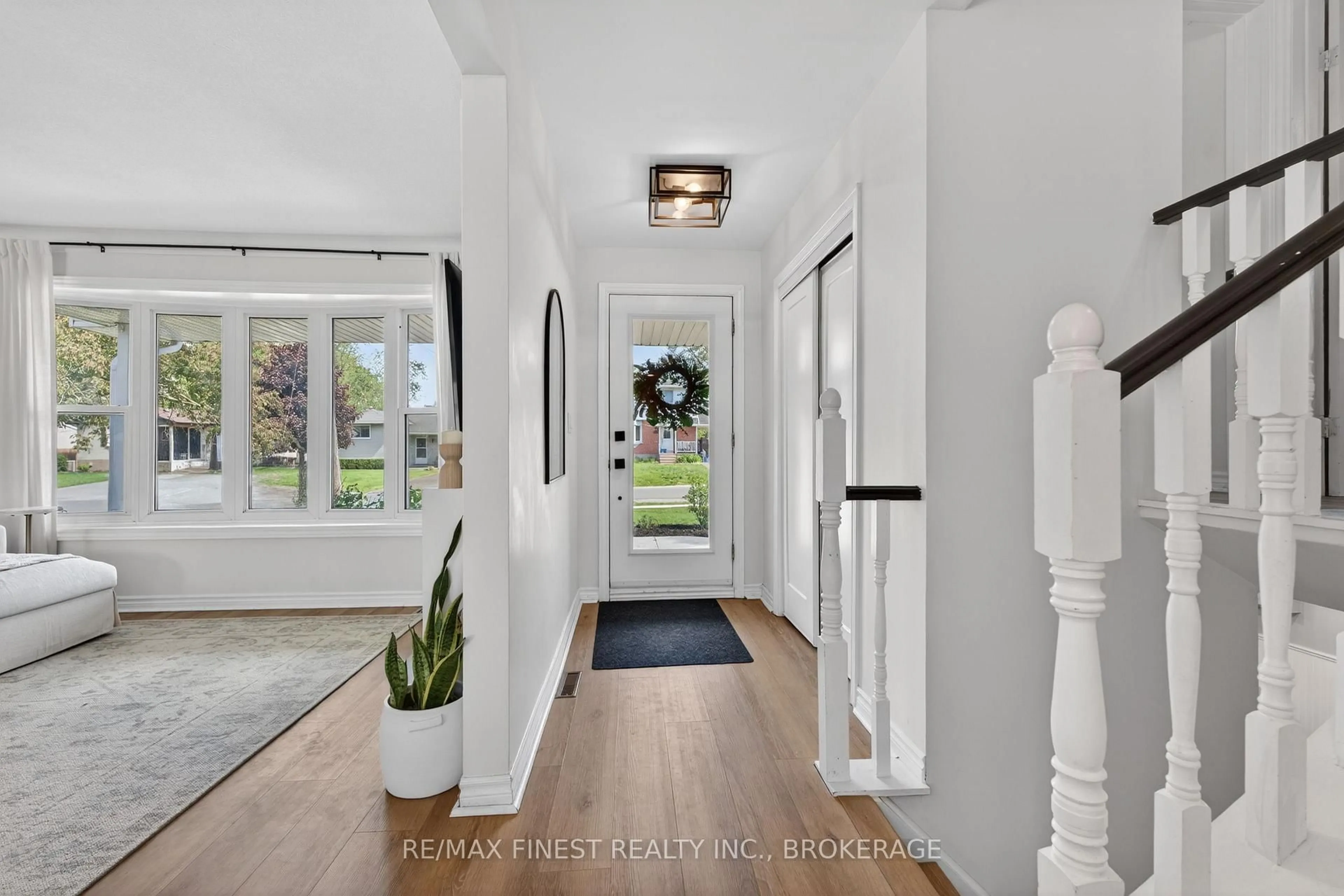 Indoor entryway for 1009 Wise St, Kingston Ontario K7P 2V9