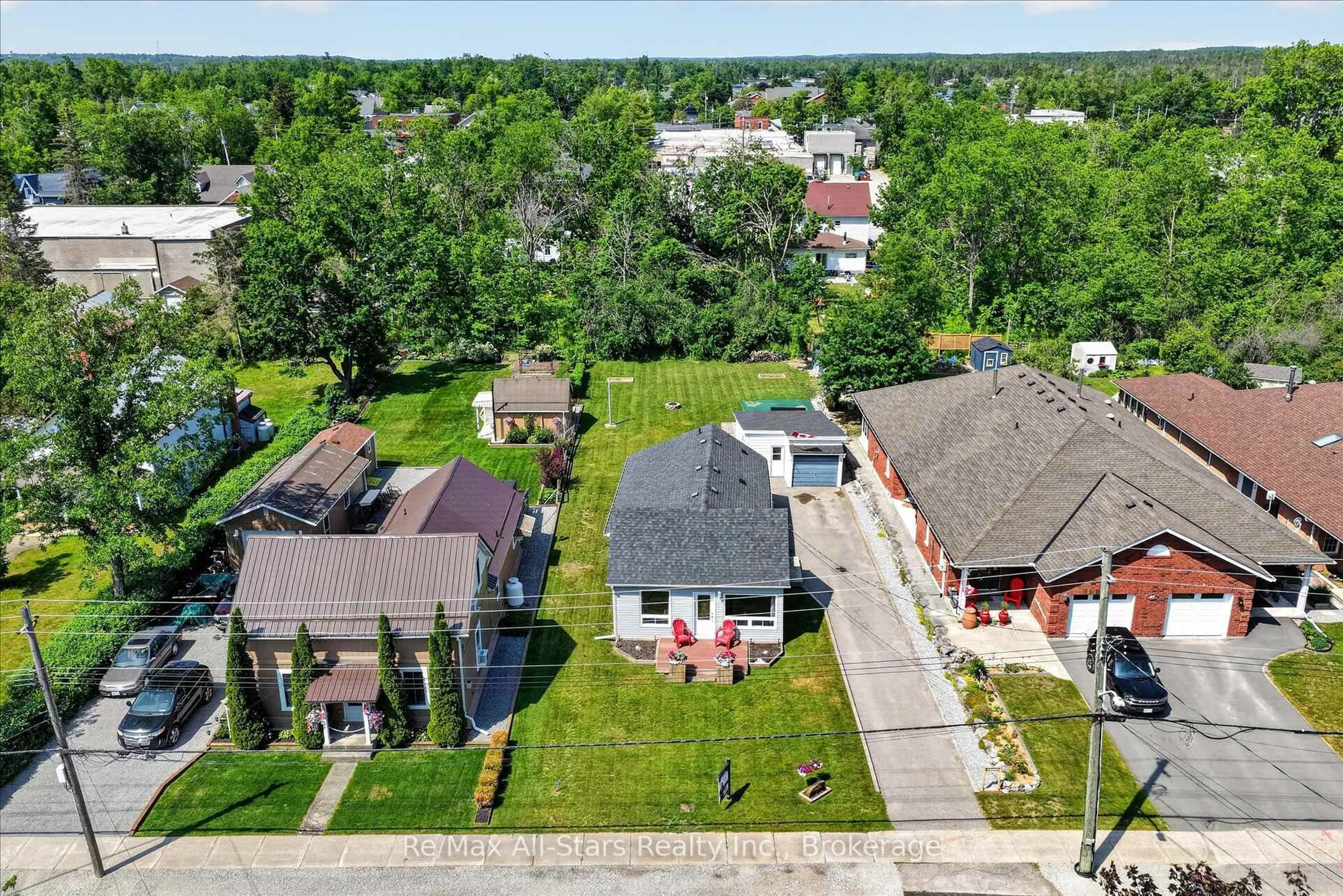 A pic from outside/outdoor area/front of a property/back of a property/a pic from drone, street for 47 Need St, Kawartha Lakes Ontario K0M 1A0