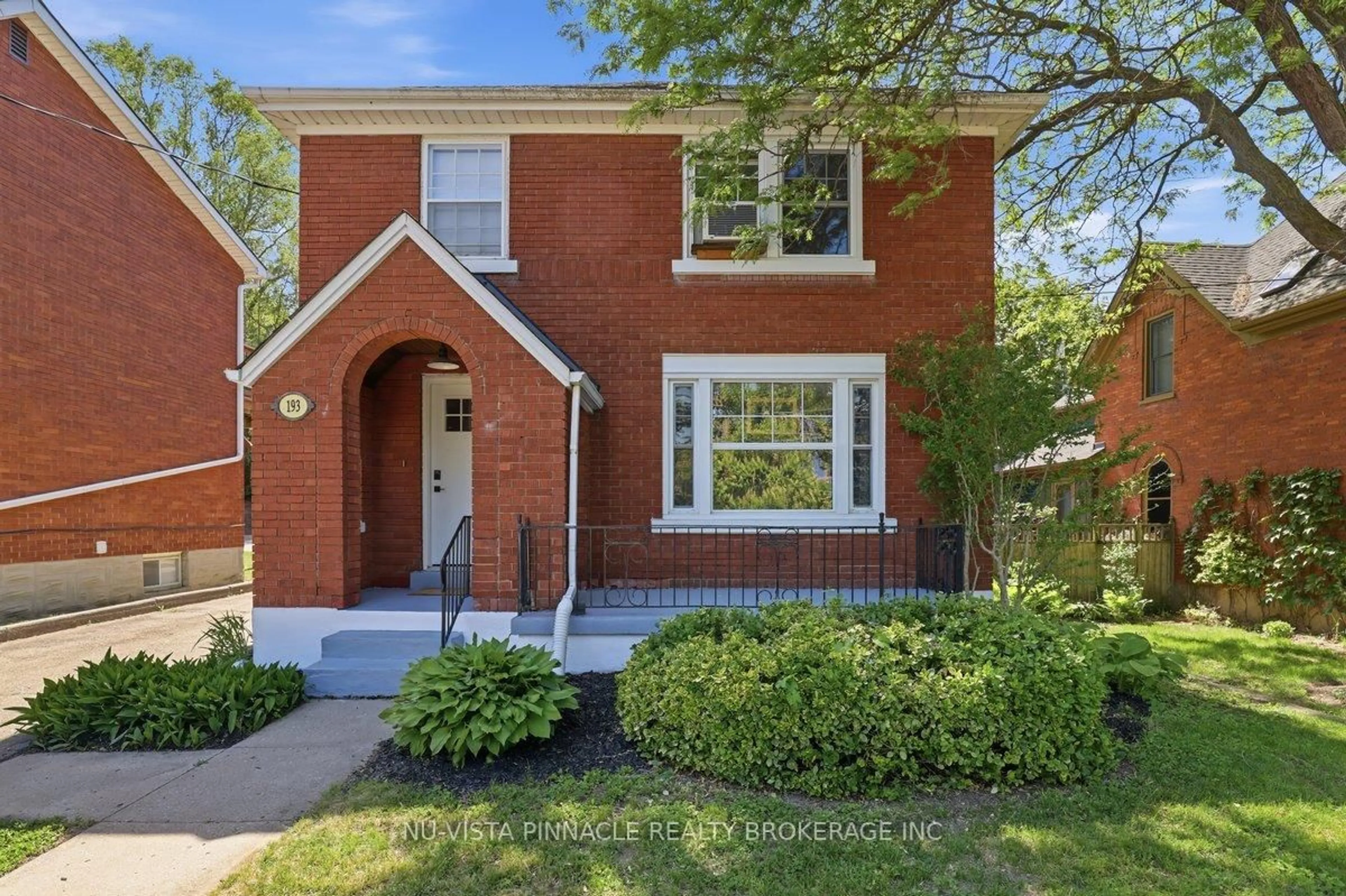 Home with brick exterior material, street for 193 Waterloo St, Kitchener Ontario N2H 3V9