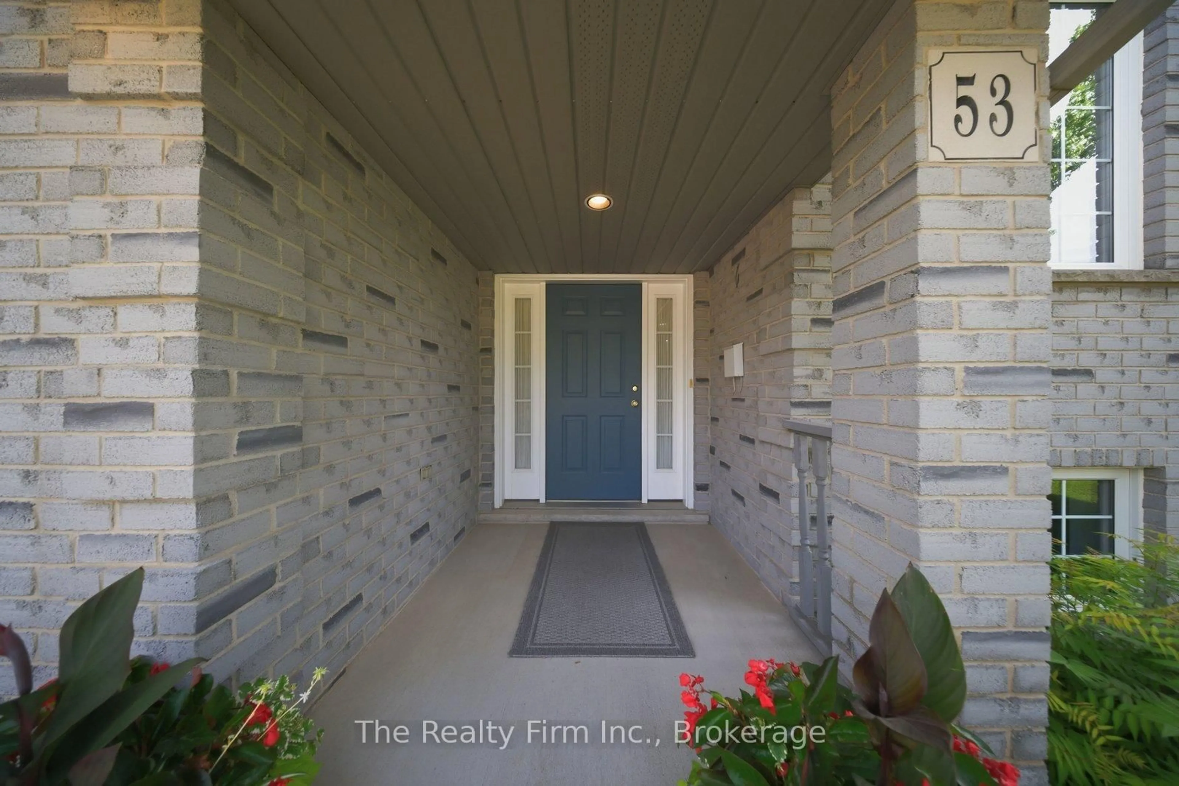 Indoor entryway for 53 Heron Ave, Woodstock Ontario N4T 1T2