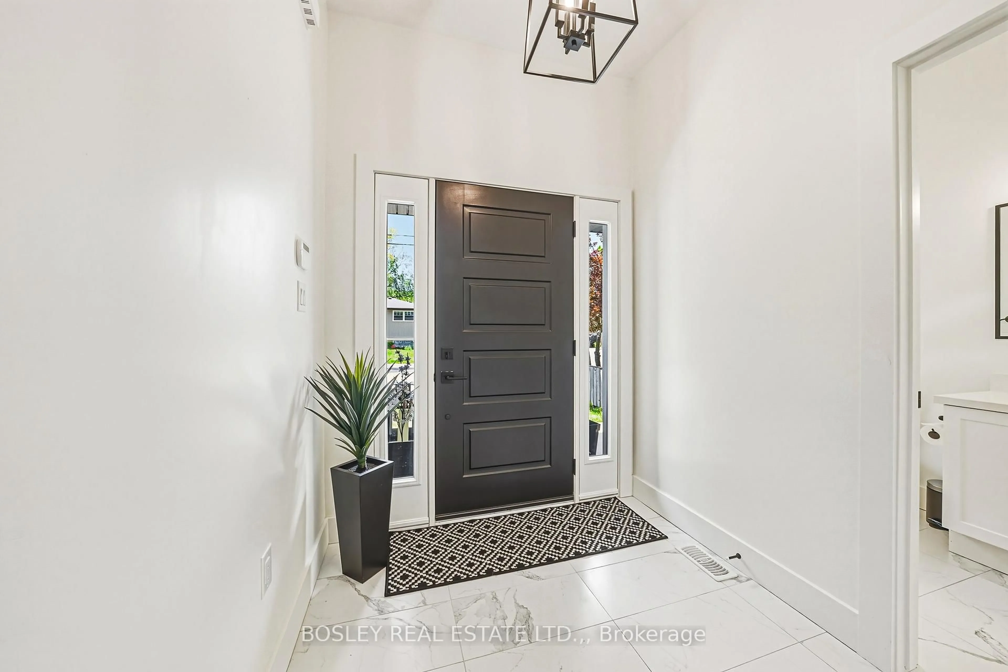 Indoor entryway for 2727 Prince William St #1, Lincoln Ontario L0R 1S0