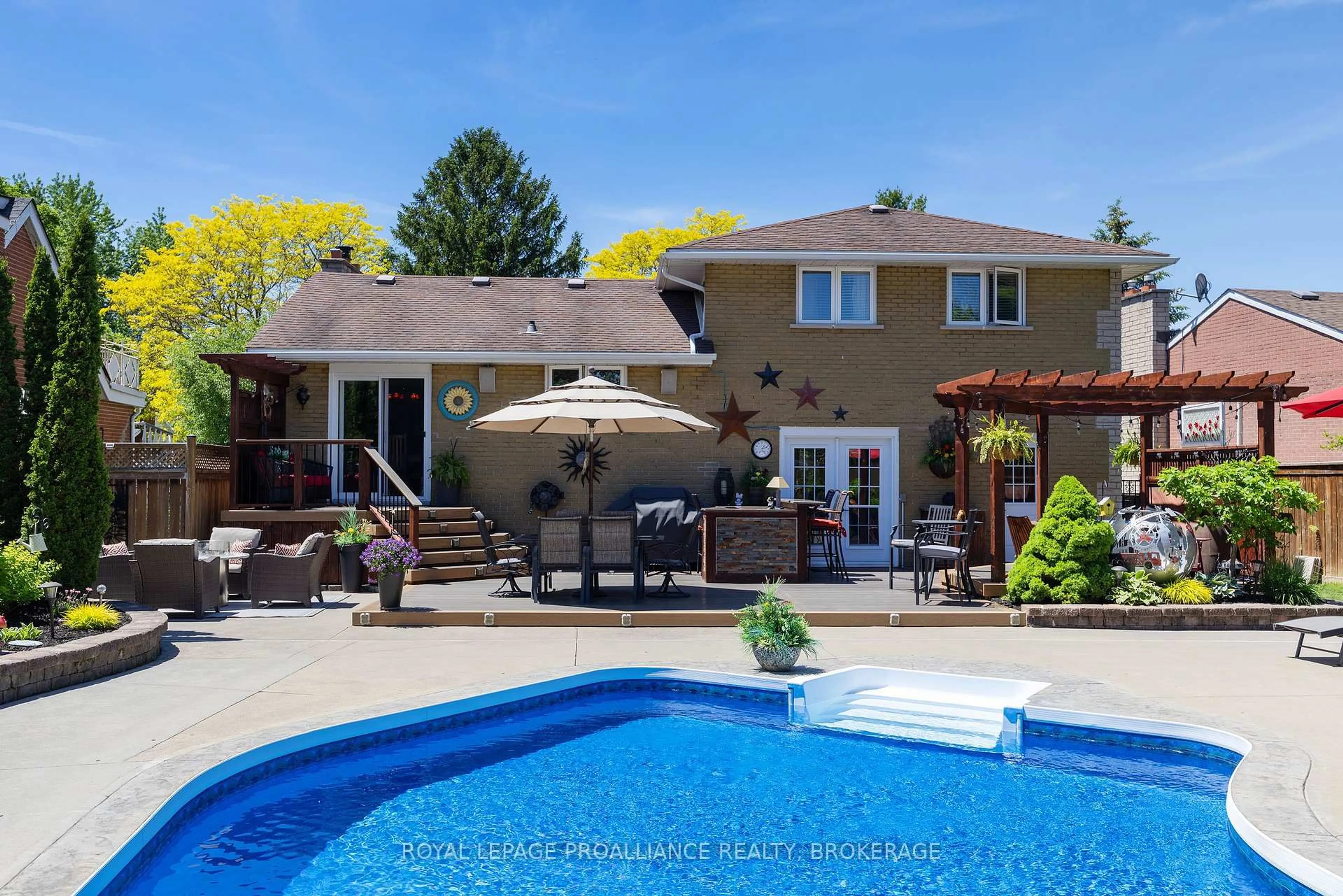 Patio, water/lake/river/ocean view for 317 Avenue Rd, Kingston Ontario K7M 1C8