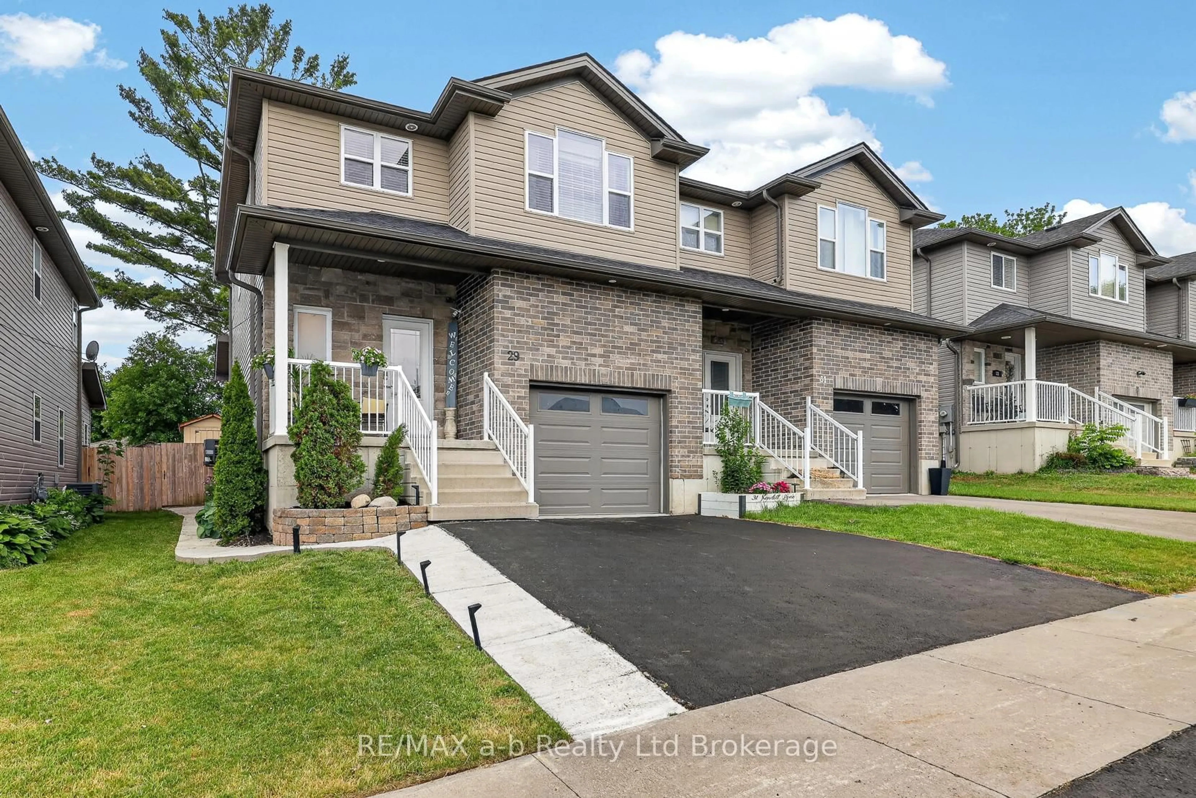 Home with brick exterior material, street for 29 Kendell Lane, Ingersoll Ontario N5C 0B7
