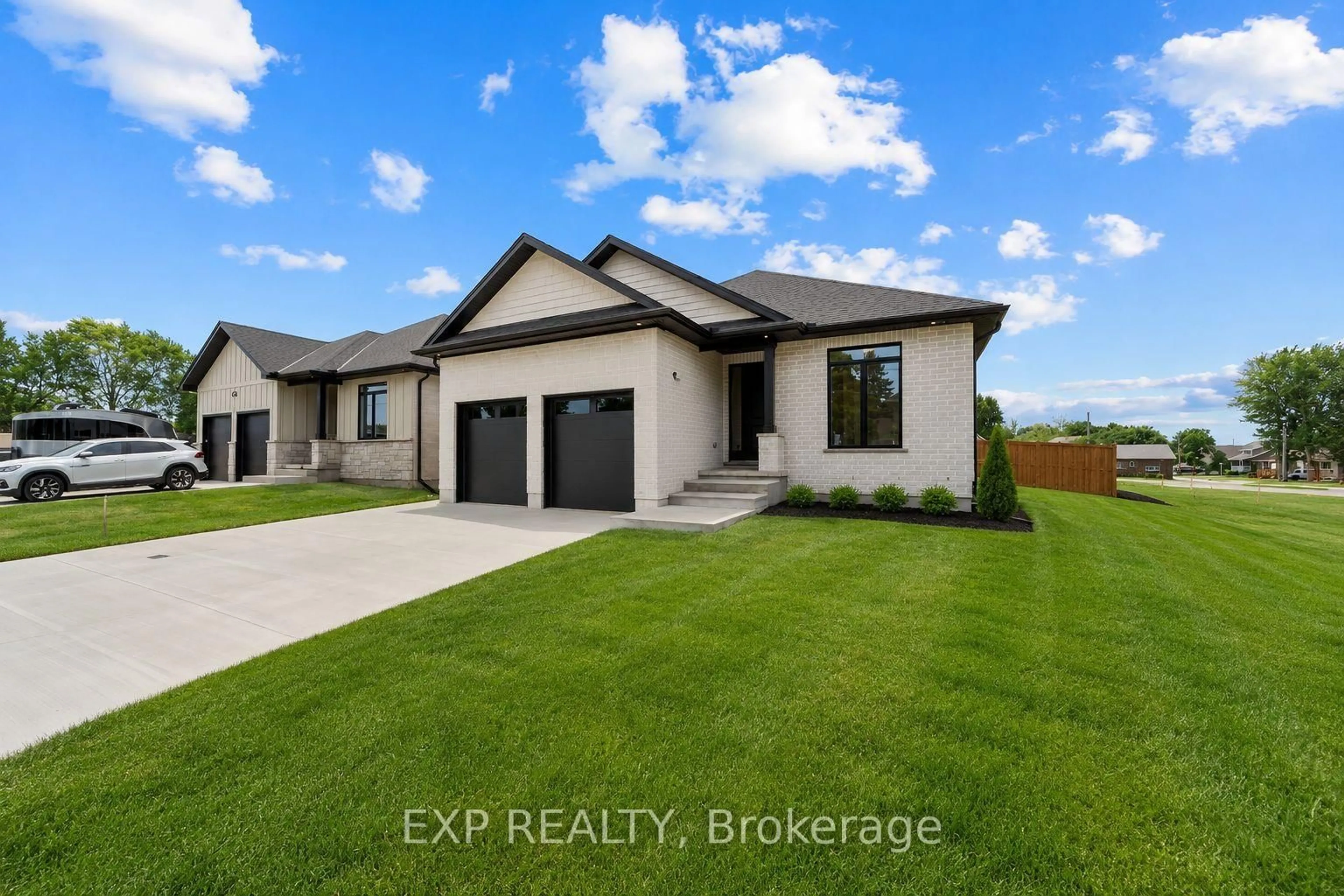 A pic from outside/outdoor area/front of a property/back of a property/a pic from drone, street for 404 Erie St, Warwick Ontario N0M 2S0