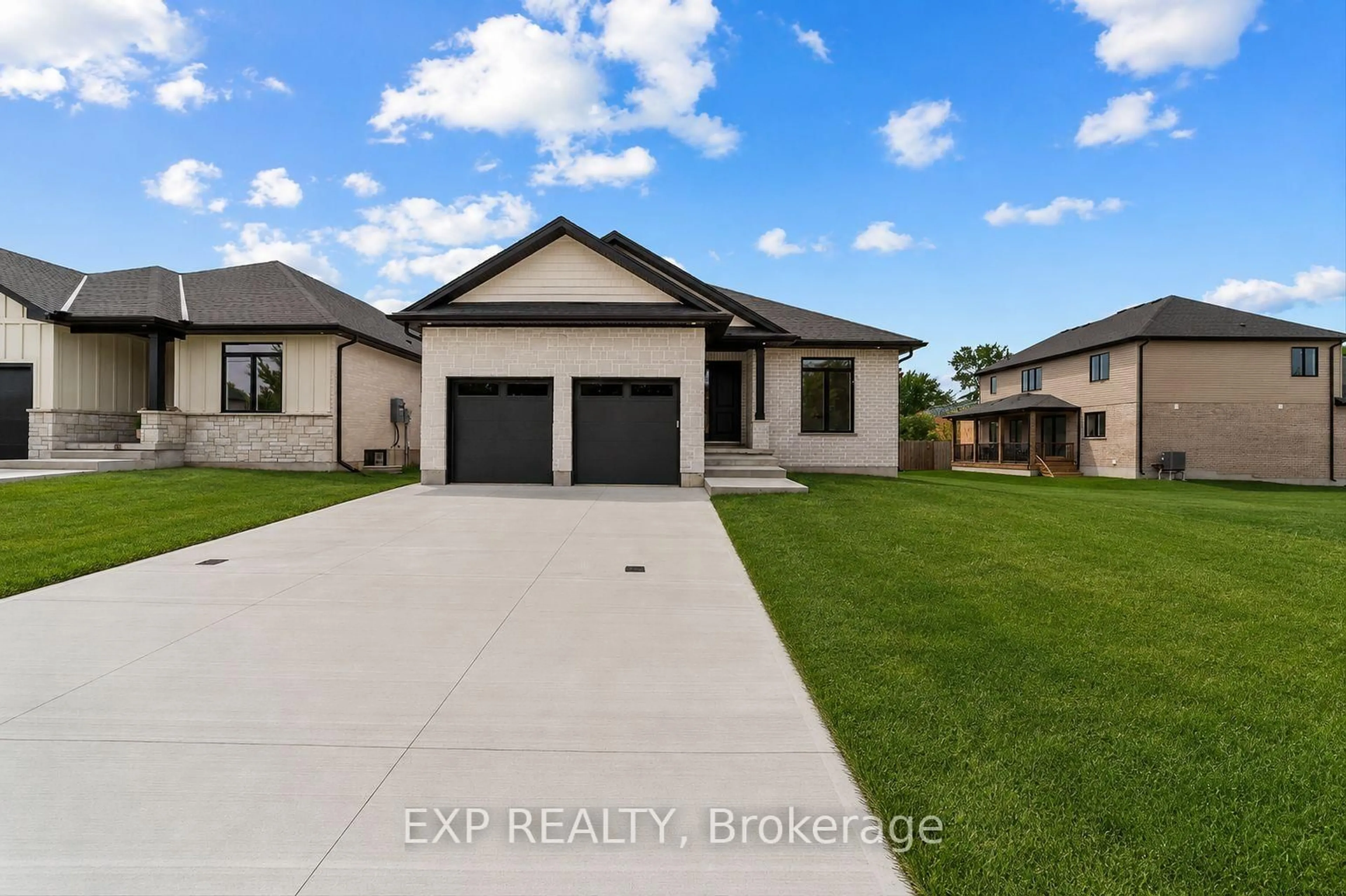 Unknown for 404 Erie St, Warwick Ontario N0M 2S0