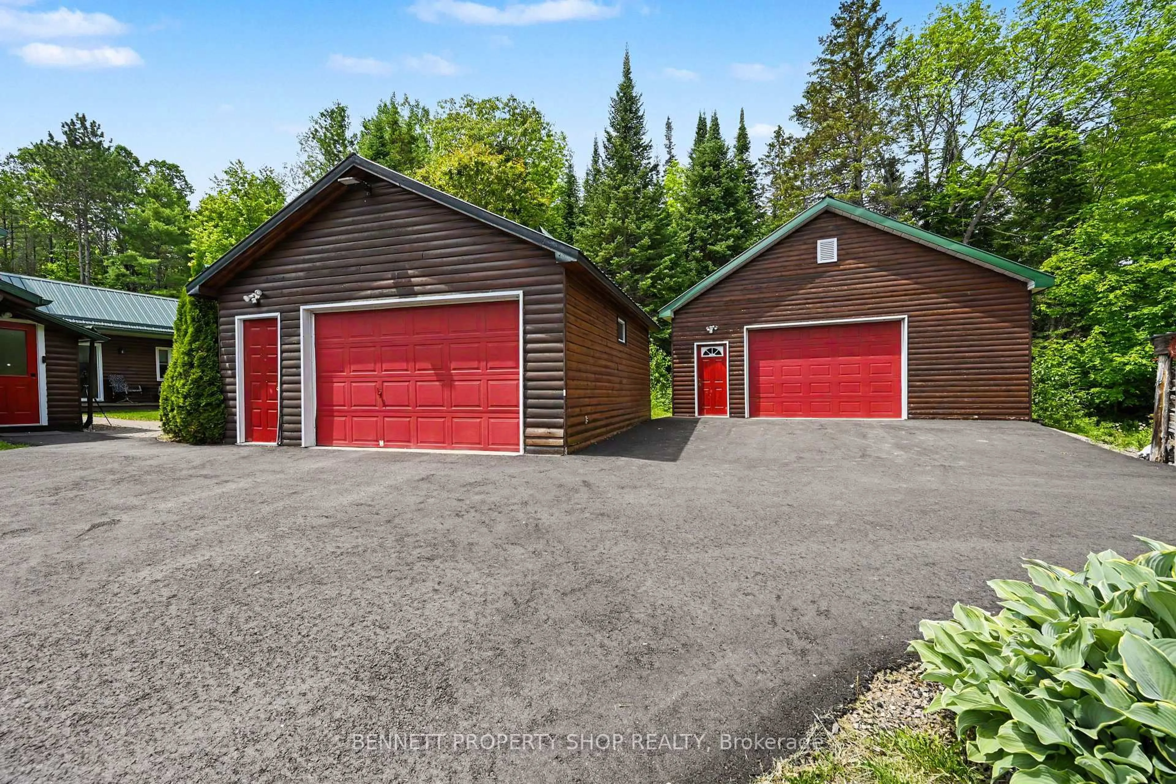 Indoor garage for 515 Graphite Bay Rd, Calabogie Ontario K0J 1H0