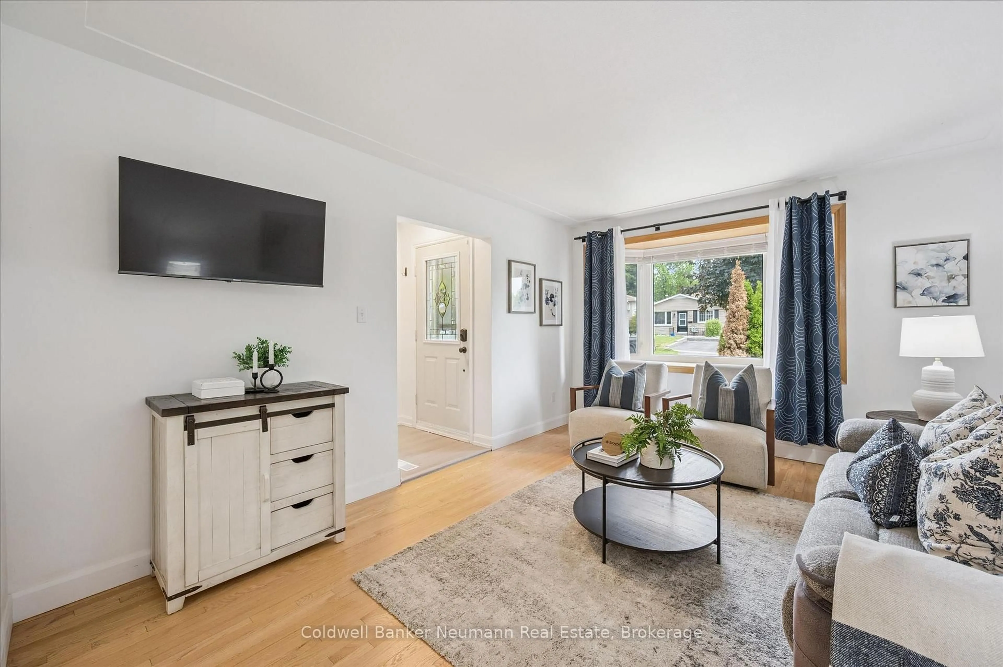 Living room with furniture, unknown for 12 Shea Cres, Kitchener Ontario N2E 1E8