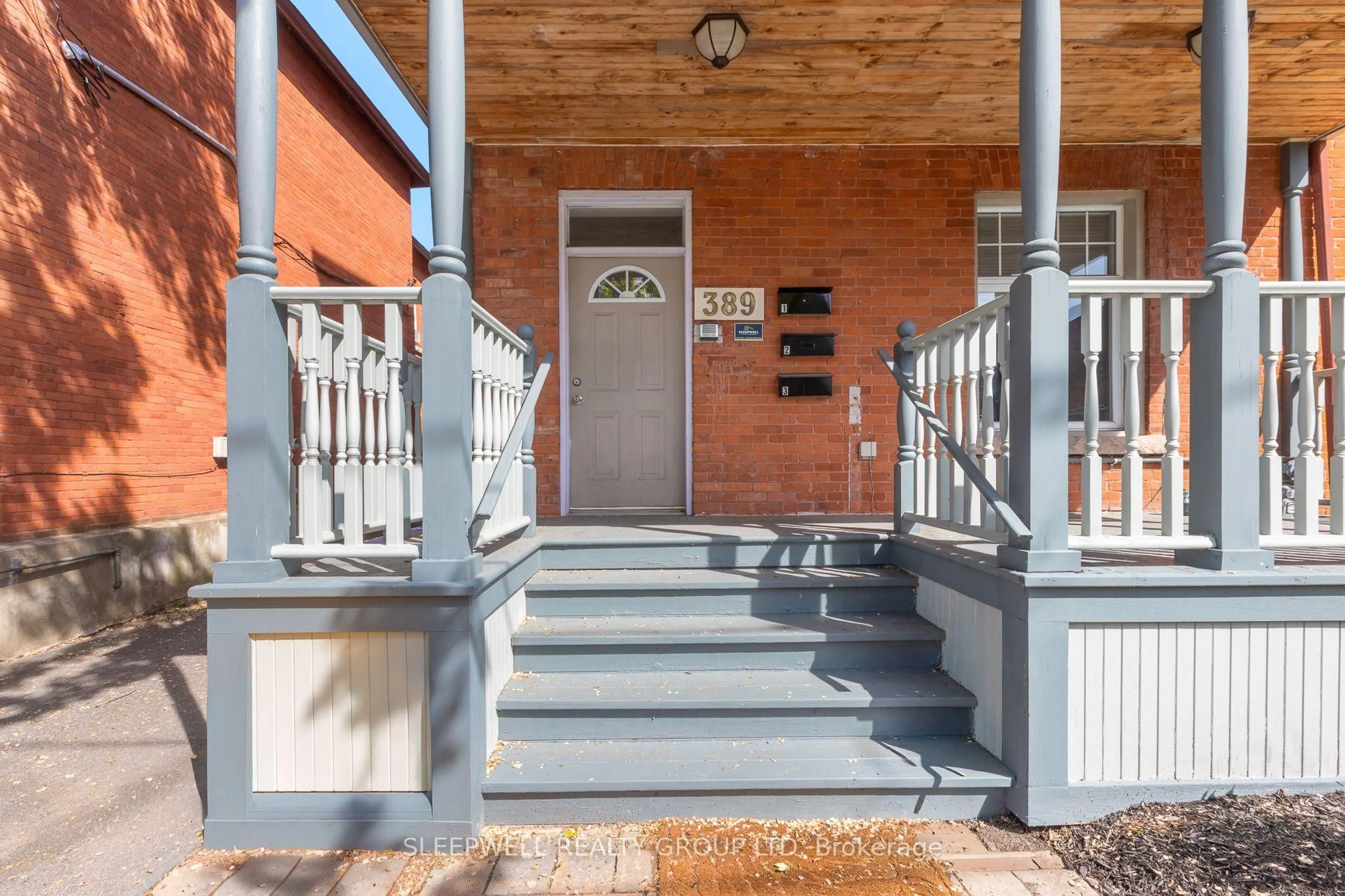 Unknown for 389 Daly Ave, Ottawa Ontario K1N 6H1