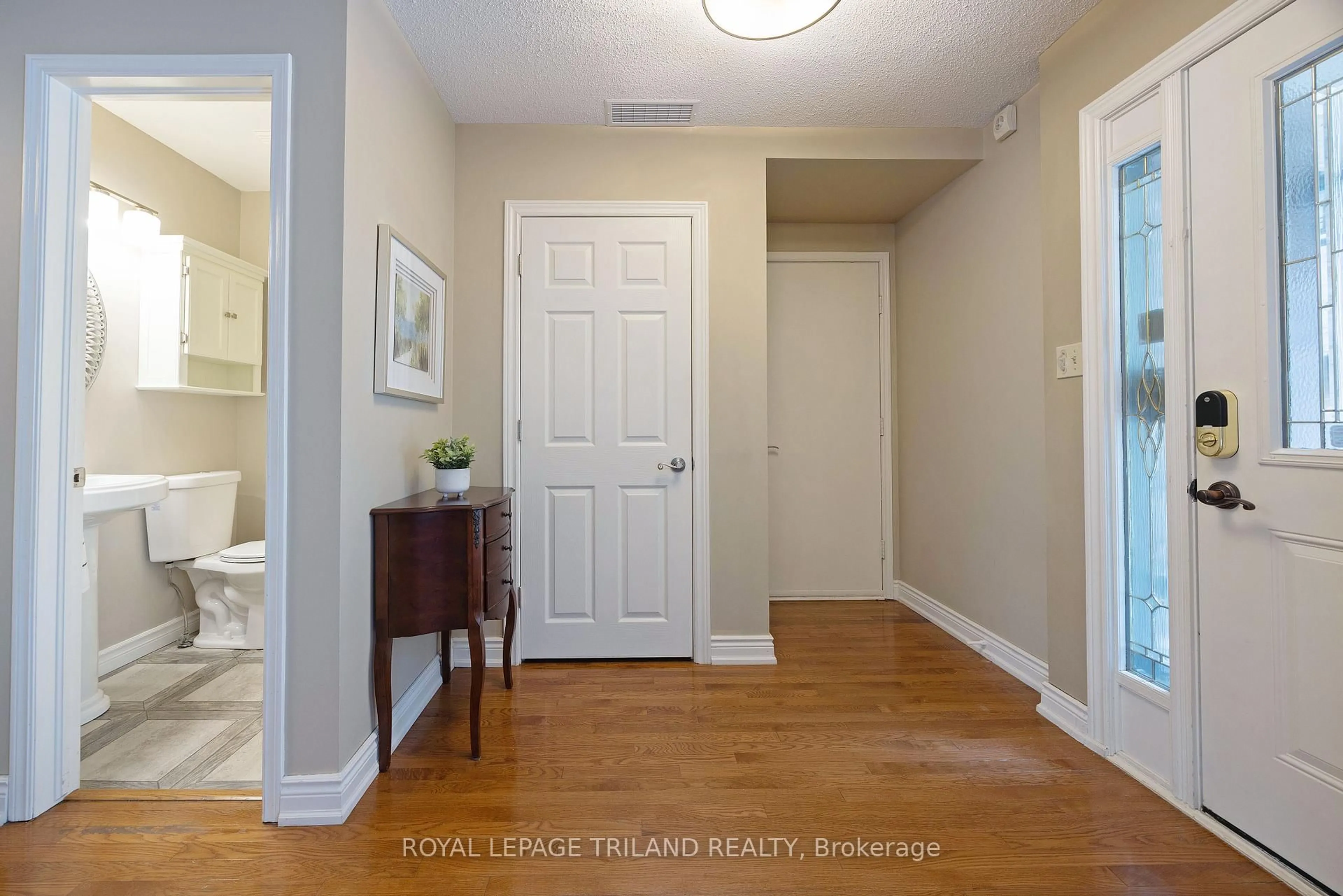 Indoor entryway for 160 Grenfell Cres, London North Ontario N5X 2R9