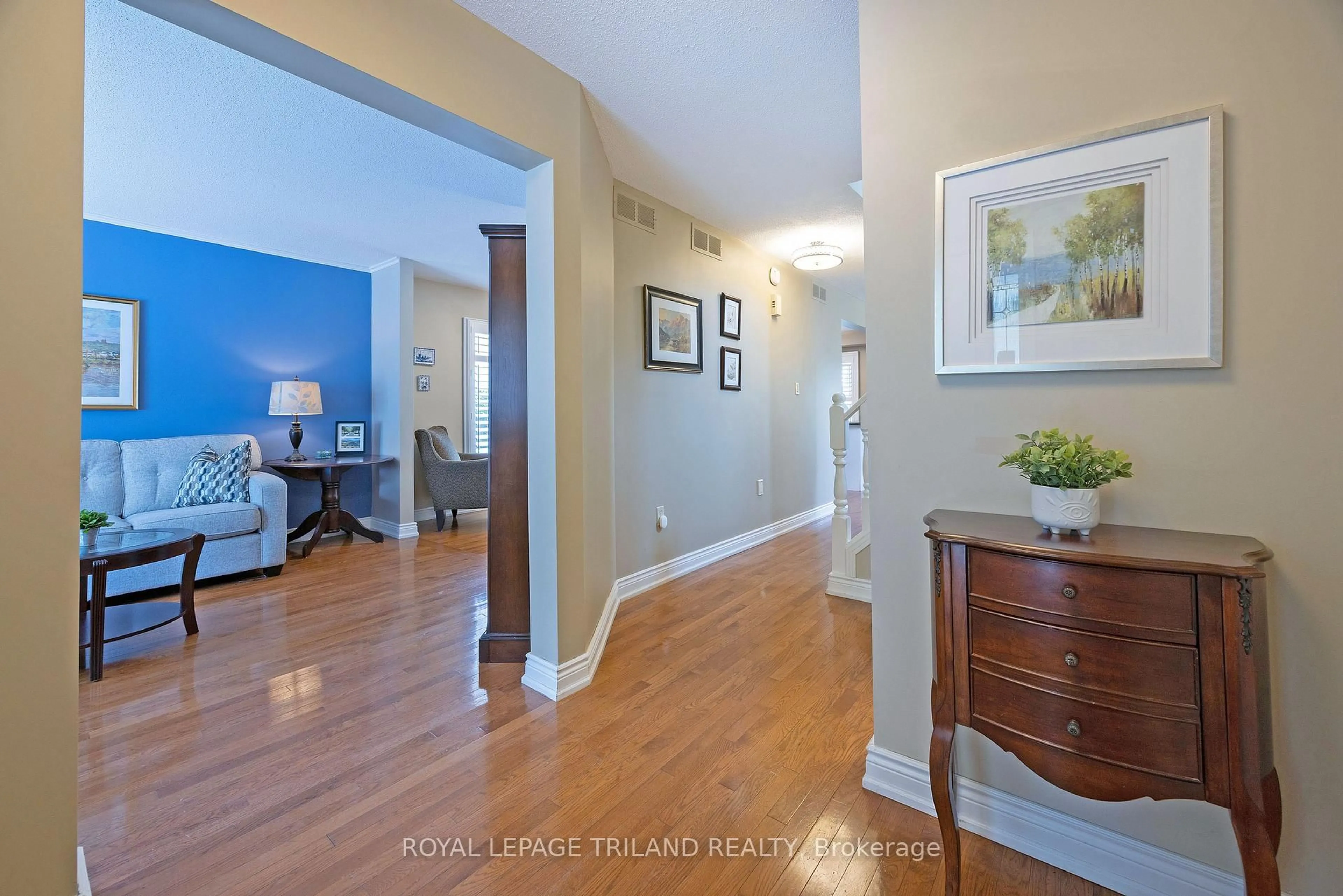 Indoor entryway for 160 Grenfell Cres, London North Ontario N5X 2R9