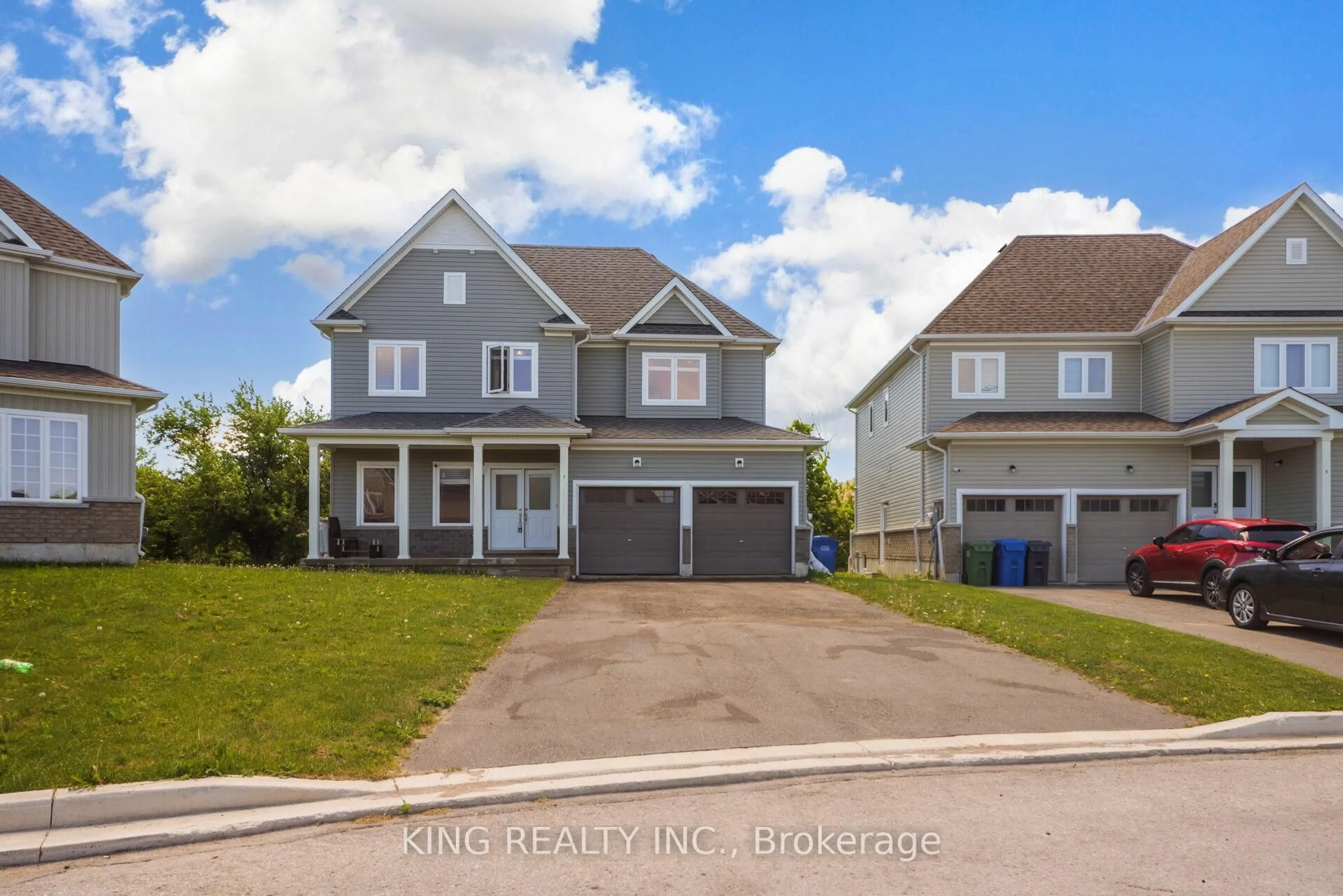 Home with vinyl exterior material, street for 7 Todd Cres, Southgate Ontario N0C 1B0