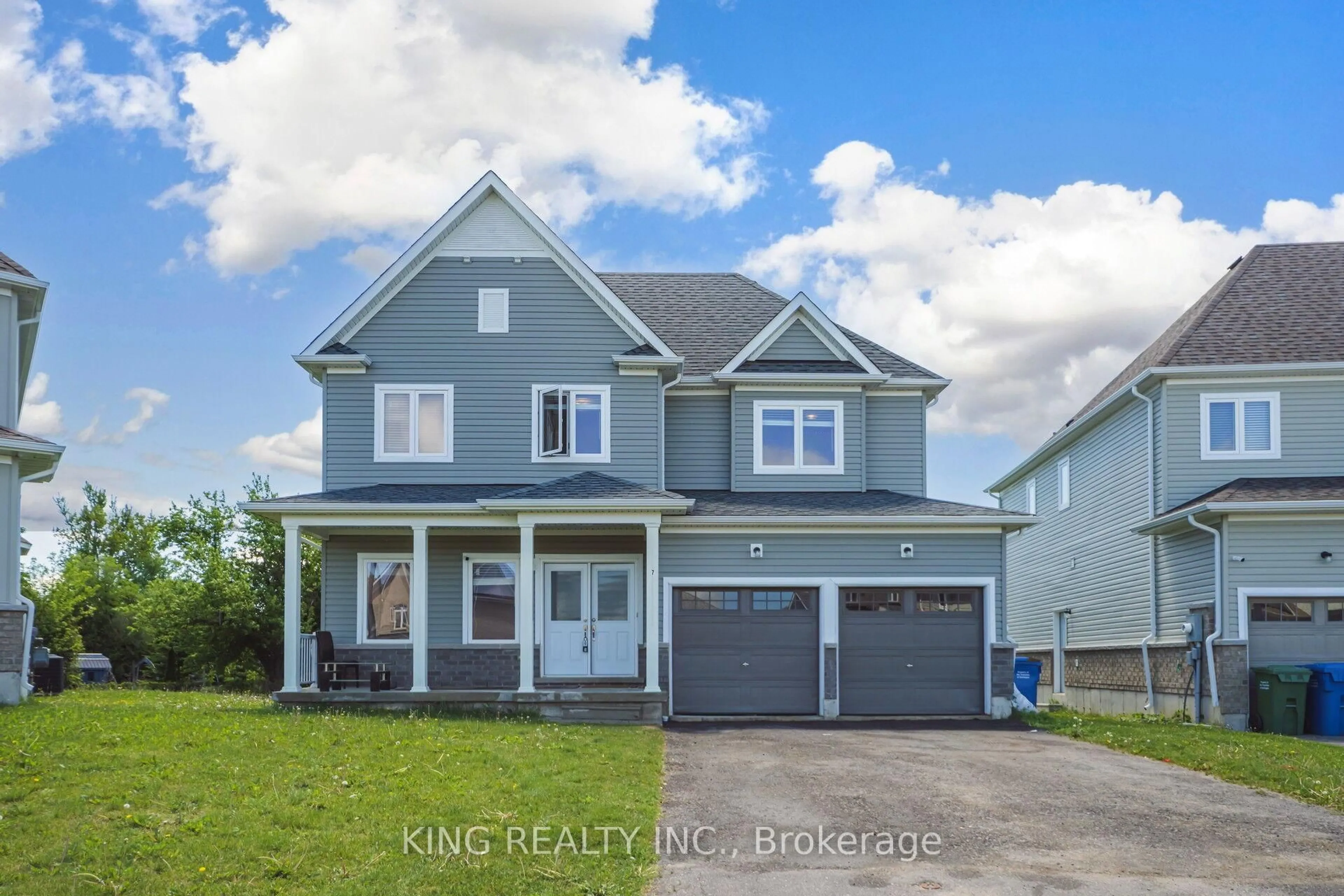Home with vinyl exterior material, street for 7 Todd Cres, Southgate Ontario N0C 1B0