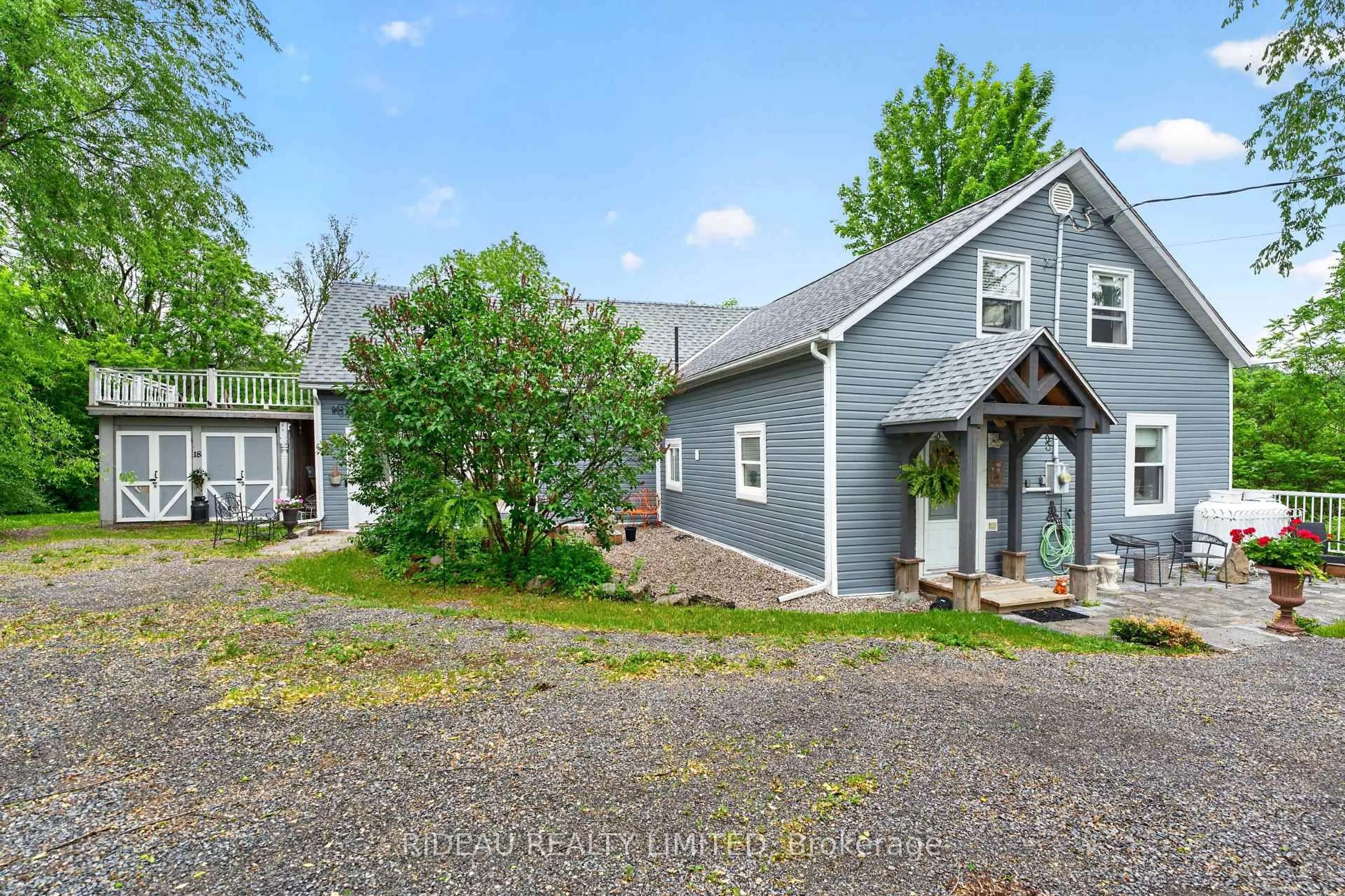 A pic from outside/outdoor area/front of a property/back of a property/a pic from drone, unknown for 18 Bedford St, Westport Ontario K0G 1X0