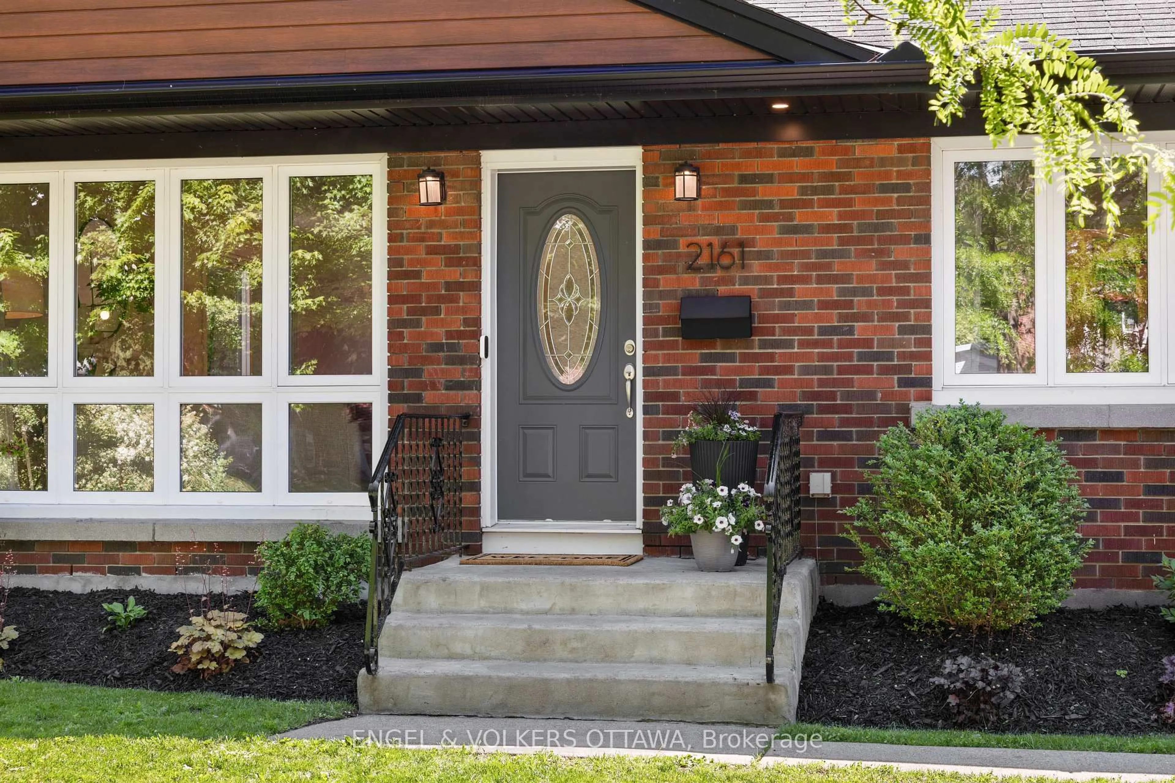 Home with brick exterior material, street for 2161 Blossom Dr, Ottawa Ontario K1H 6G6