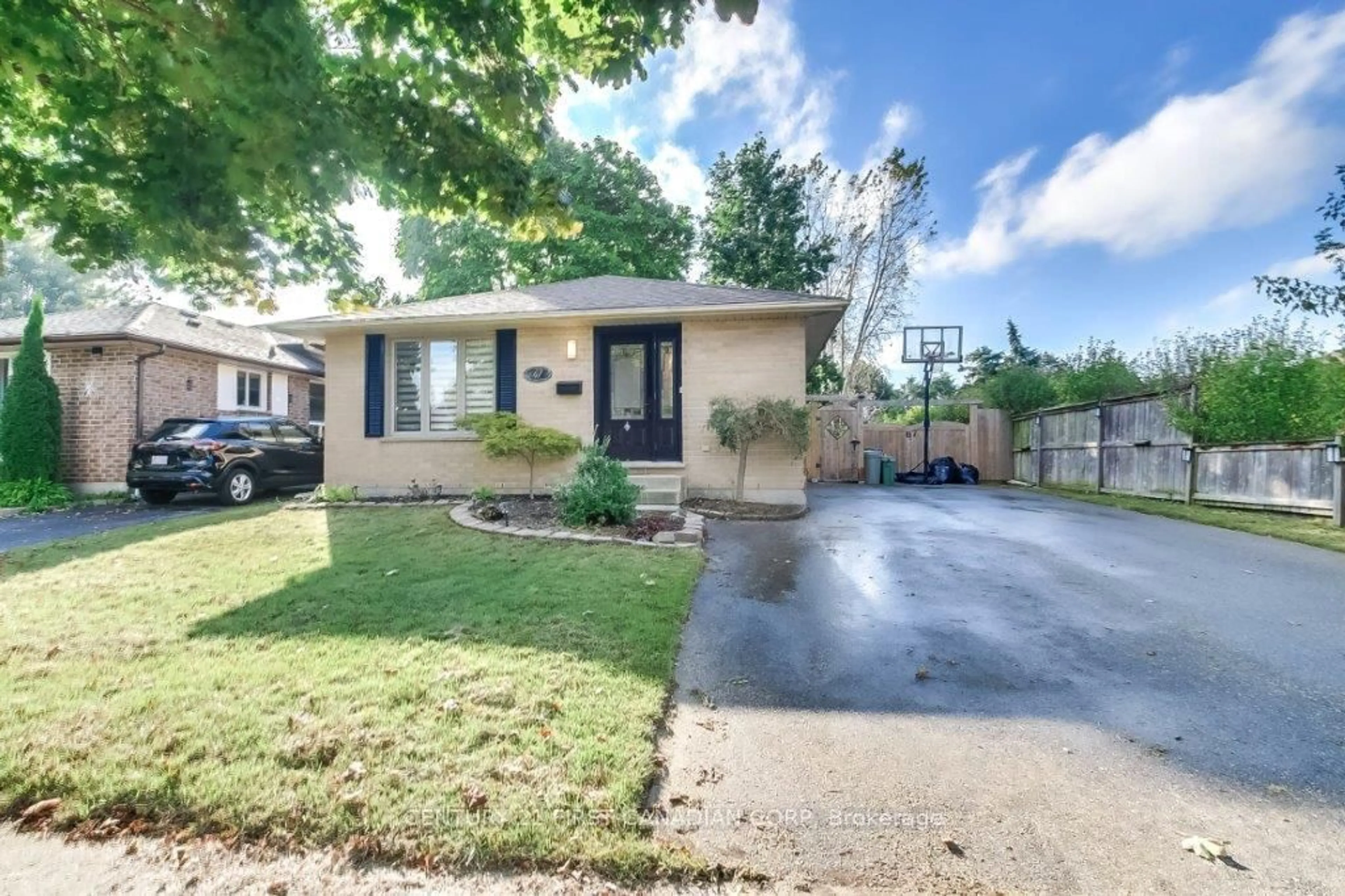 Unknown for 67 Weymouth Dr, London East Ontario N5V 4E3