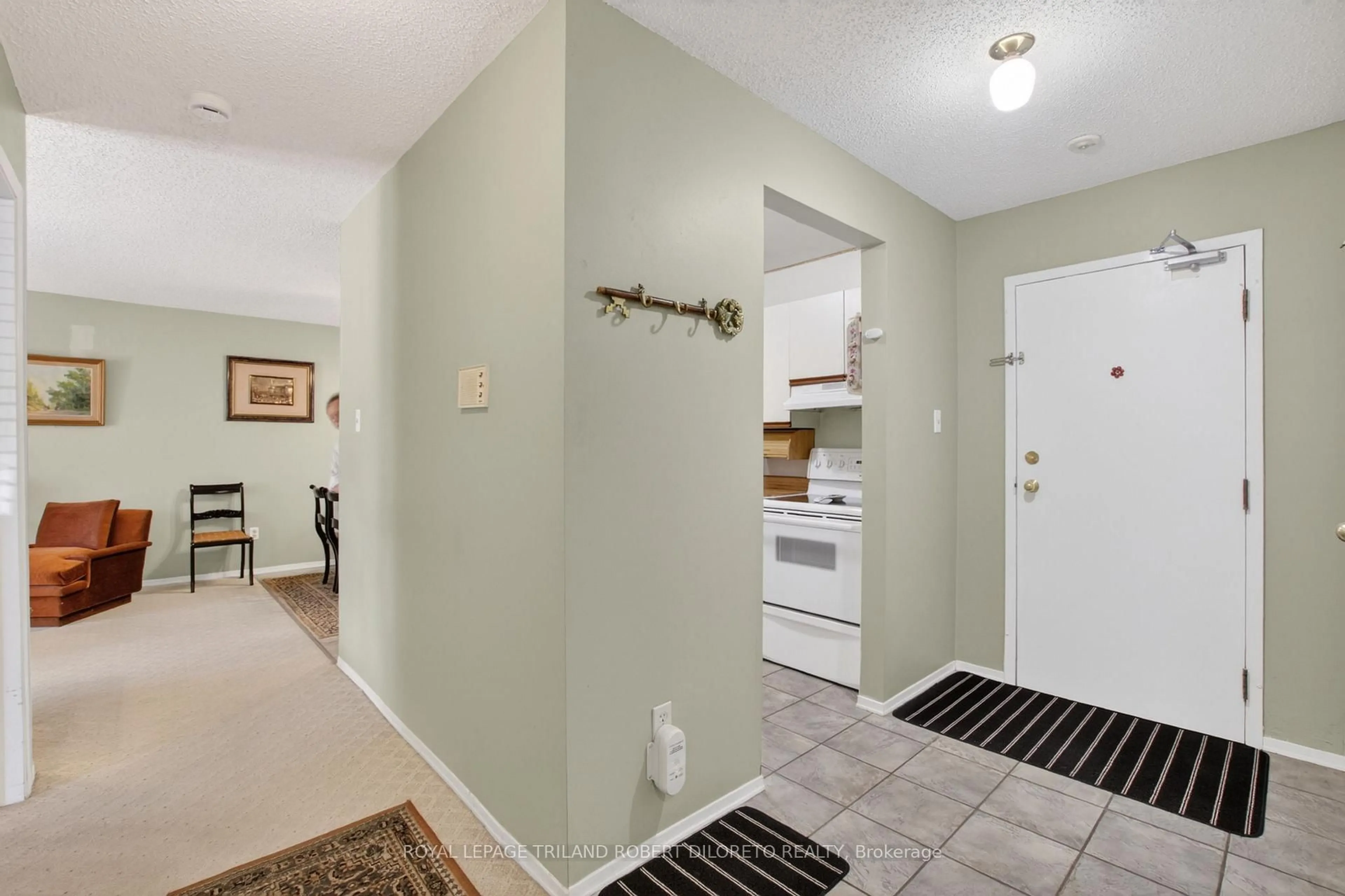 Indoor entryway for 731 Deveron Cres #103, London South Ontario N5Z 4X6