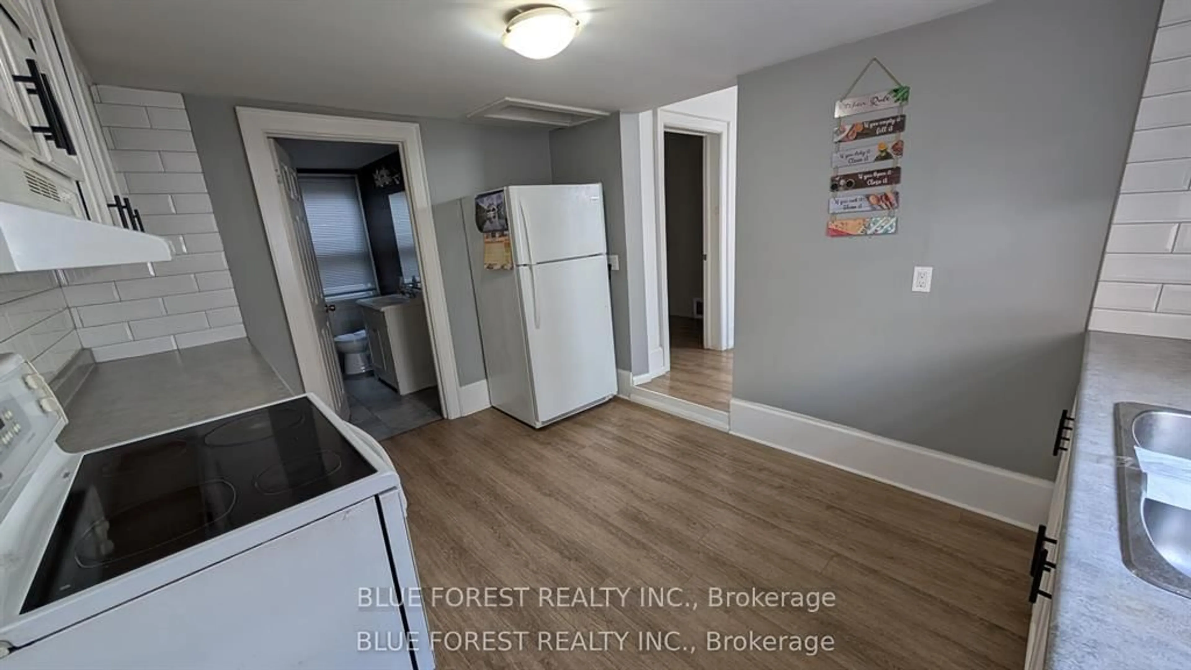 A pic of a room for 190 Clarence St, London East Ontario N6B 2J7