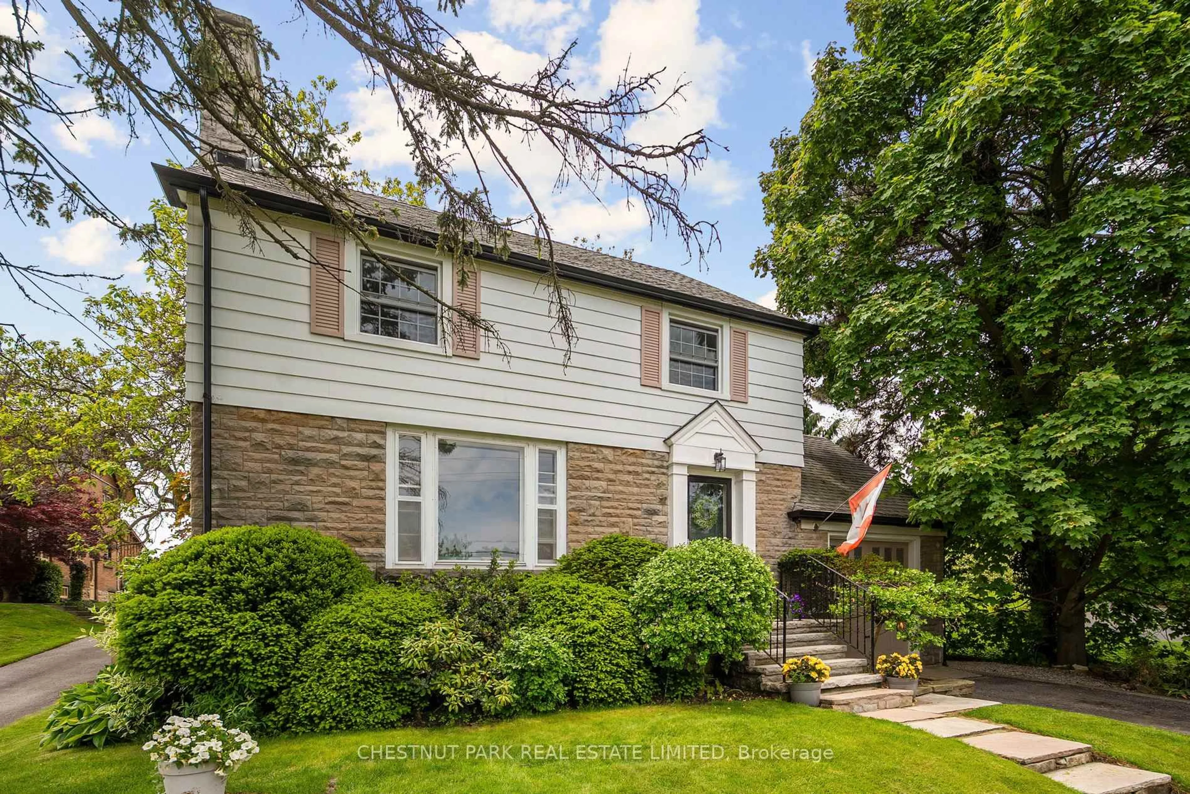 Home with brick exterior material, street for 5170 King St, Lincoln Ontario L3J 0H5