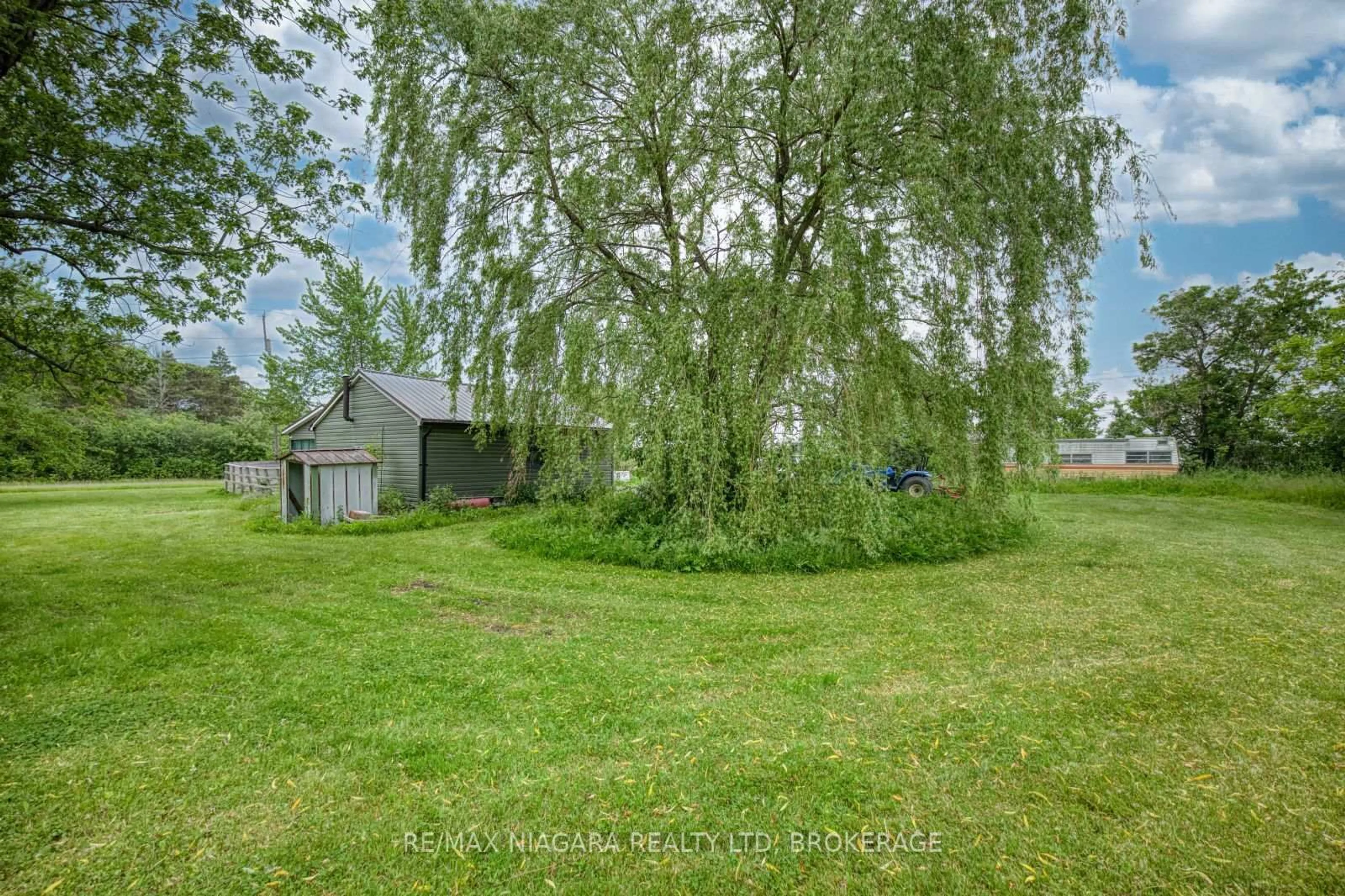 Shed for 1674 Ridgemount Rd, Fort Erie Ontario L0S 1N0
