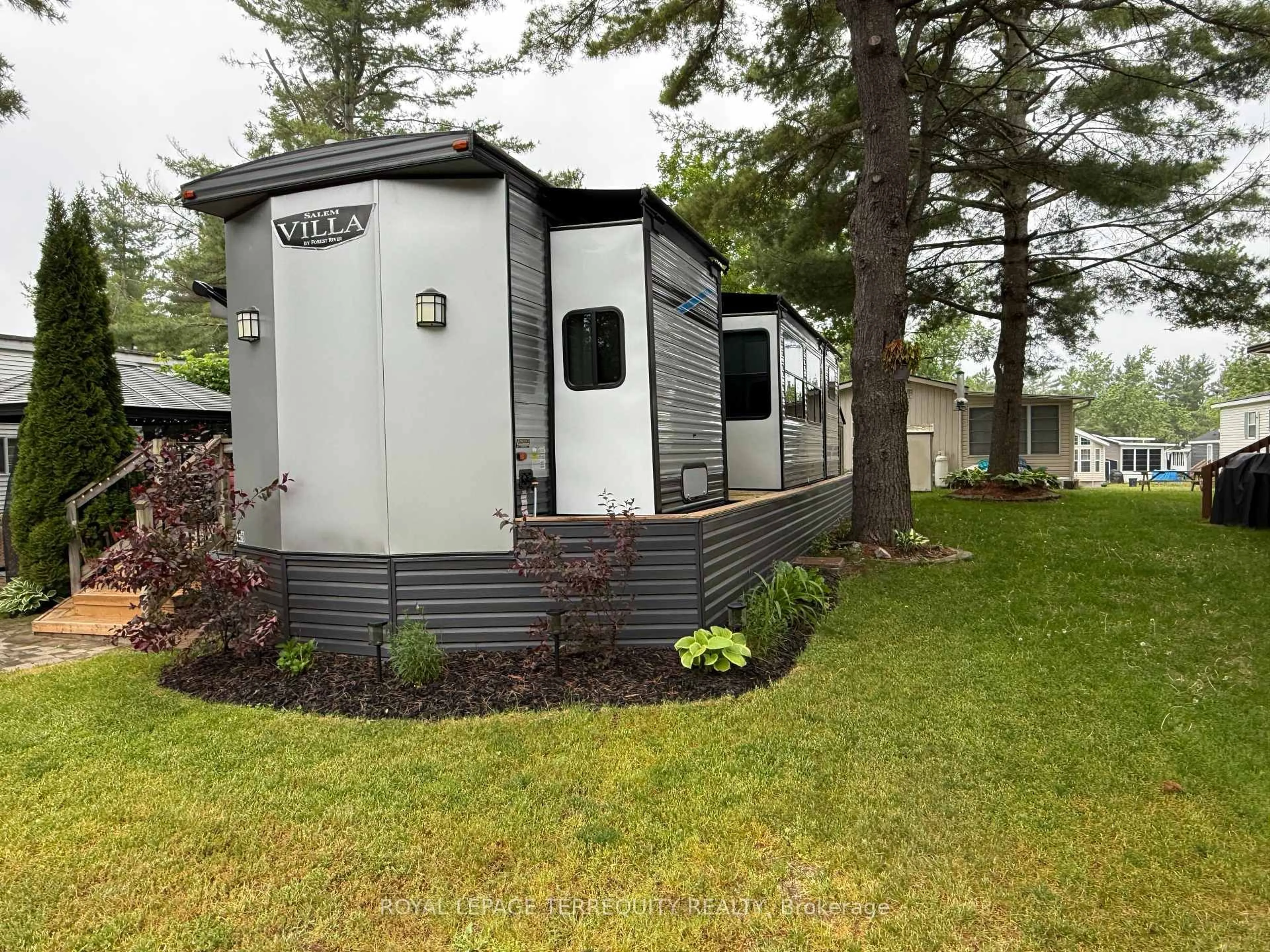 Shed for 308 Rockview, Selwyn Ontario K0L 2H0