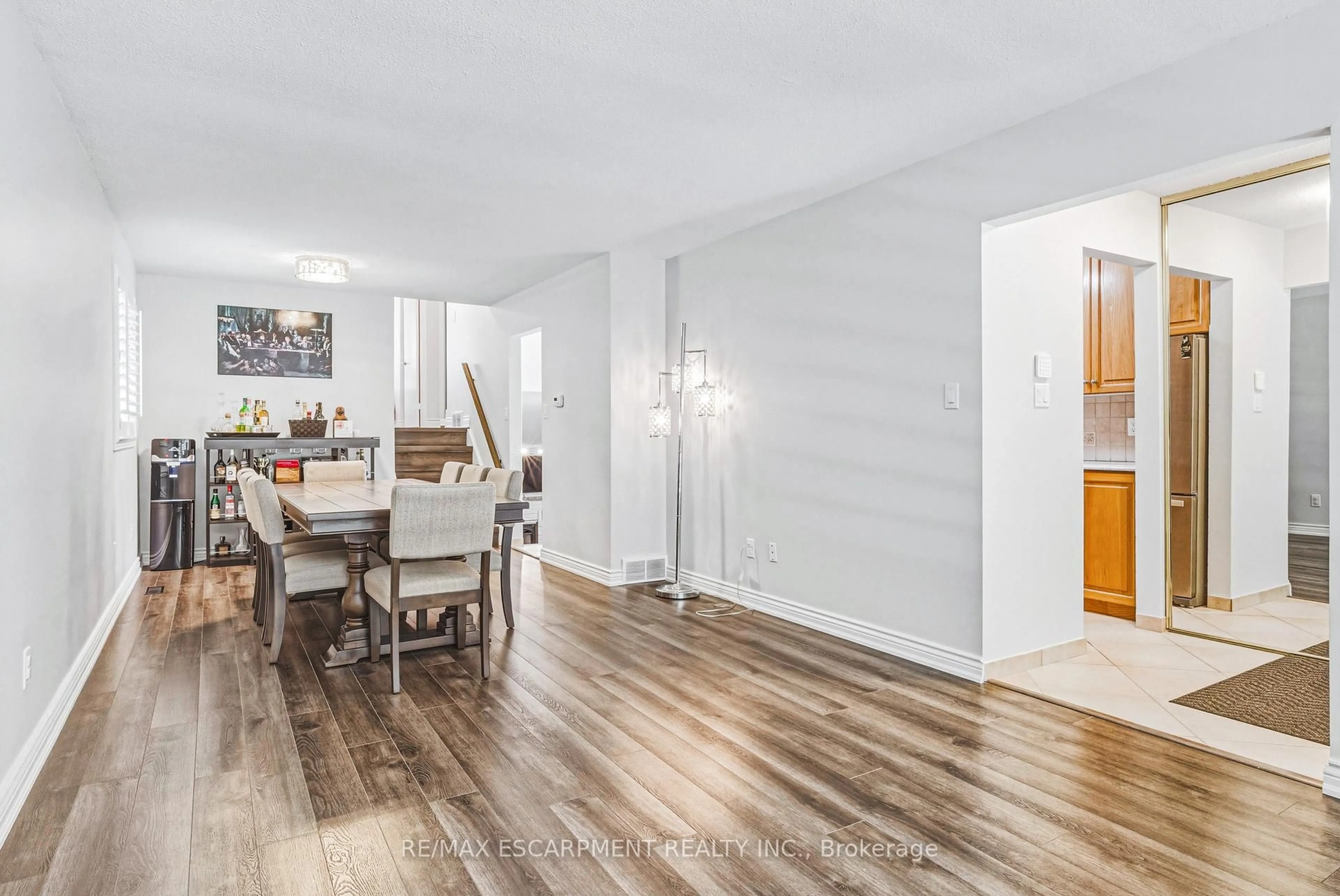 Unknown for 32 Ainsworth St, Hamilton Ontario L8J 1T1