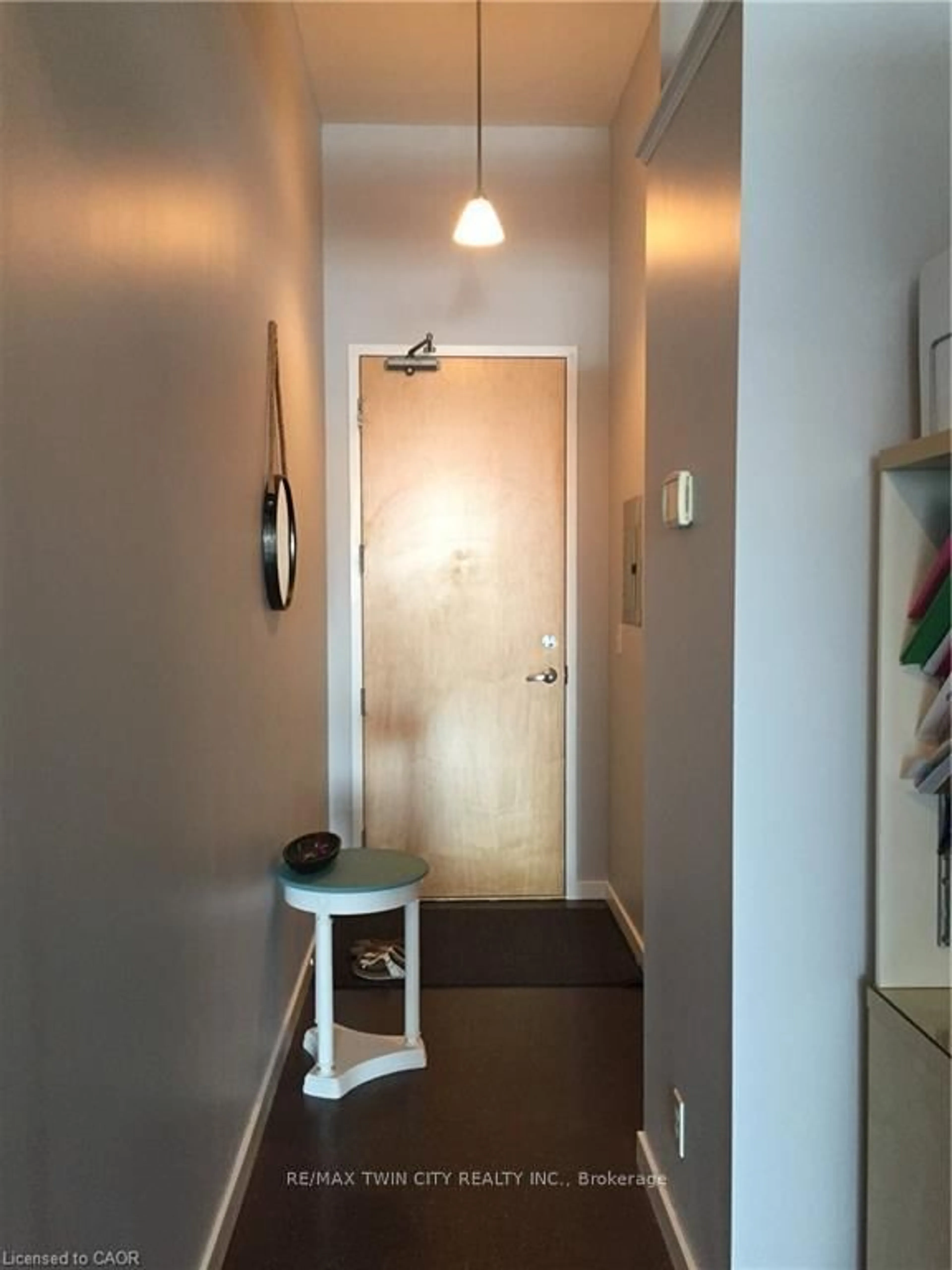 Indoor entryway for 404 KING St #604, Kitchener Ontario N2G 4Z9