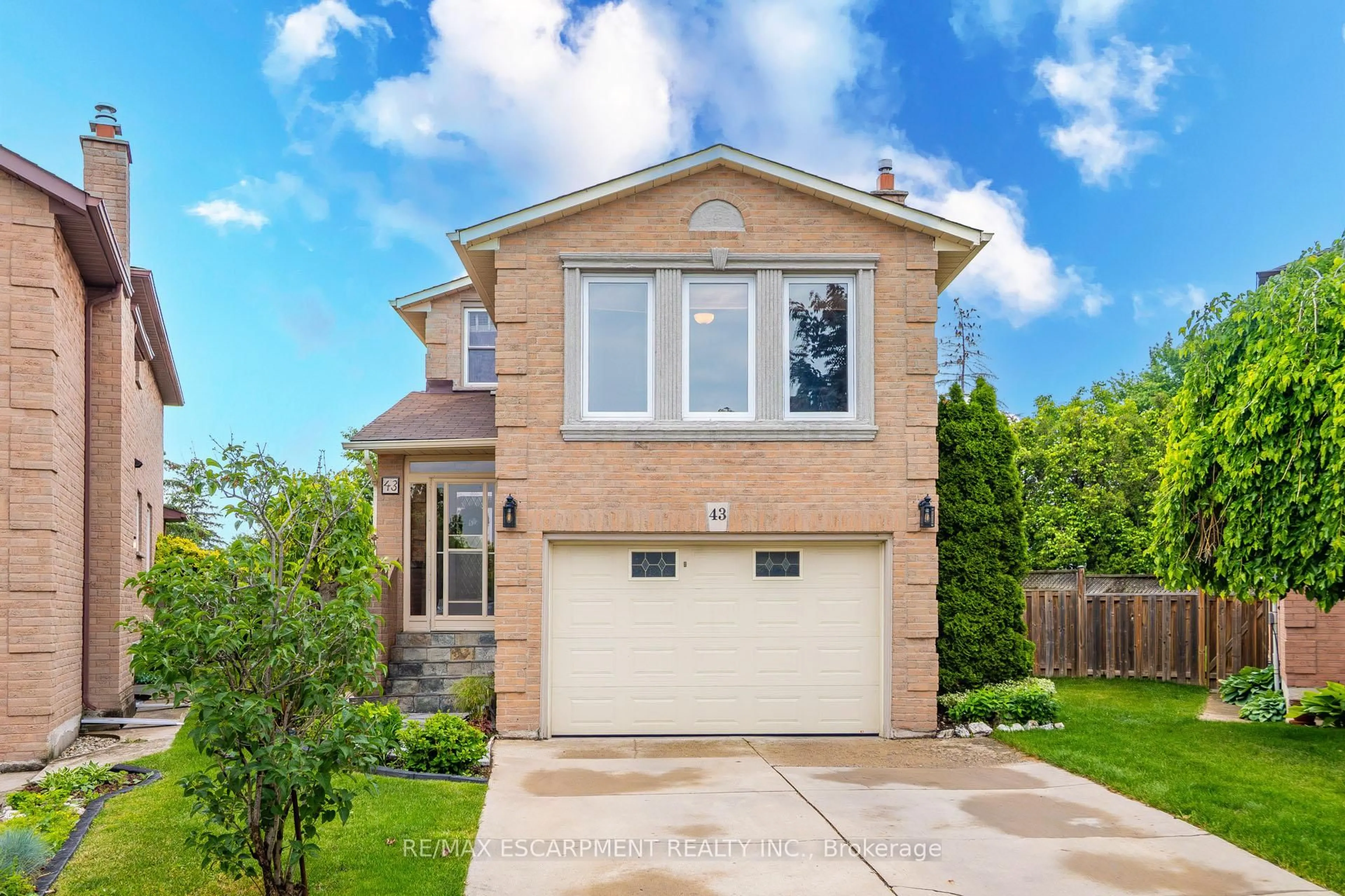 Unknown for 43 Puritan Crt, Hamilton Ontario L8E 4K9