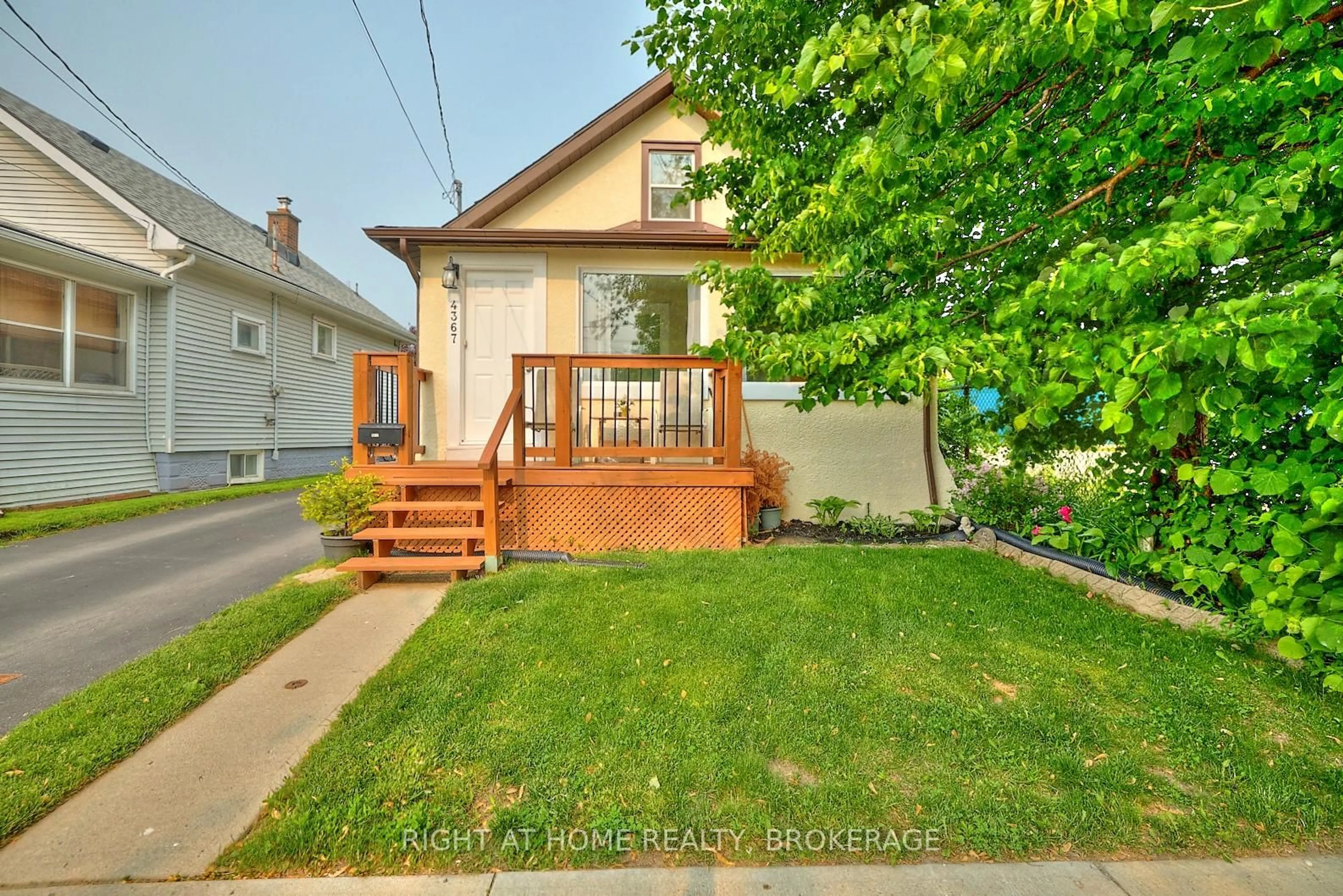 Unknown for 4367 Homewood Ave, Niagara Falls Ontario L2E 4X3