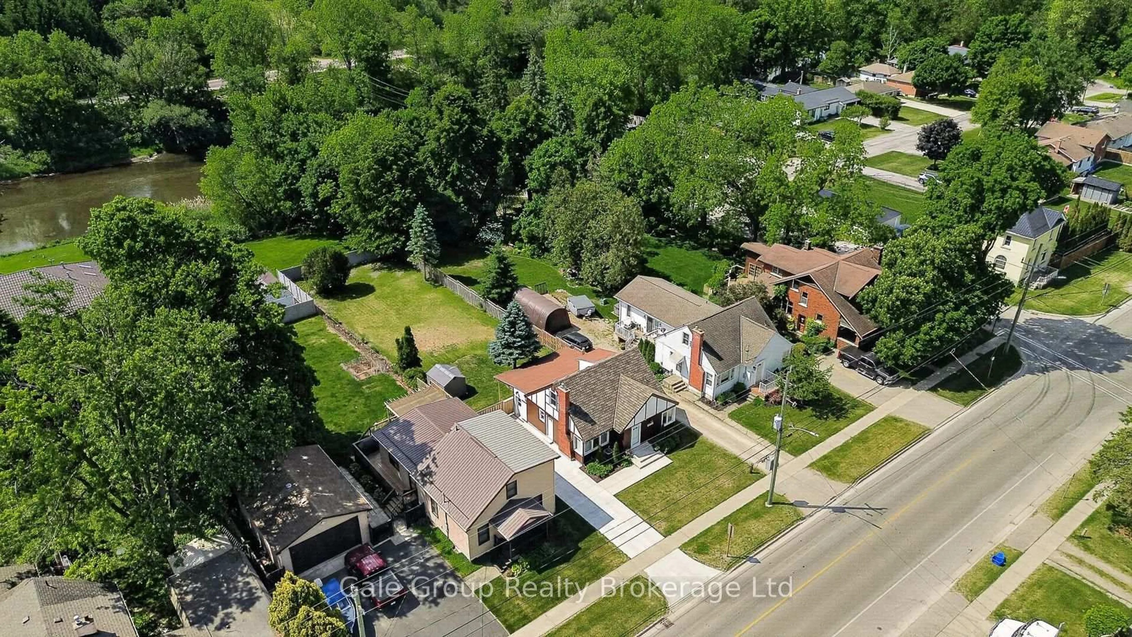 A pic from outside/outdoor area/front of a property/back of a property/a pic from drone, street for 4021 Catherine St, Thames Centre Ontario N0L 1G0