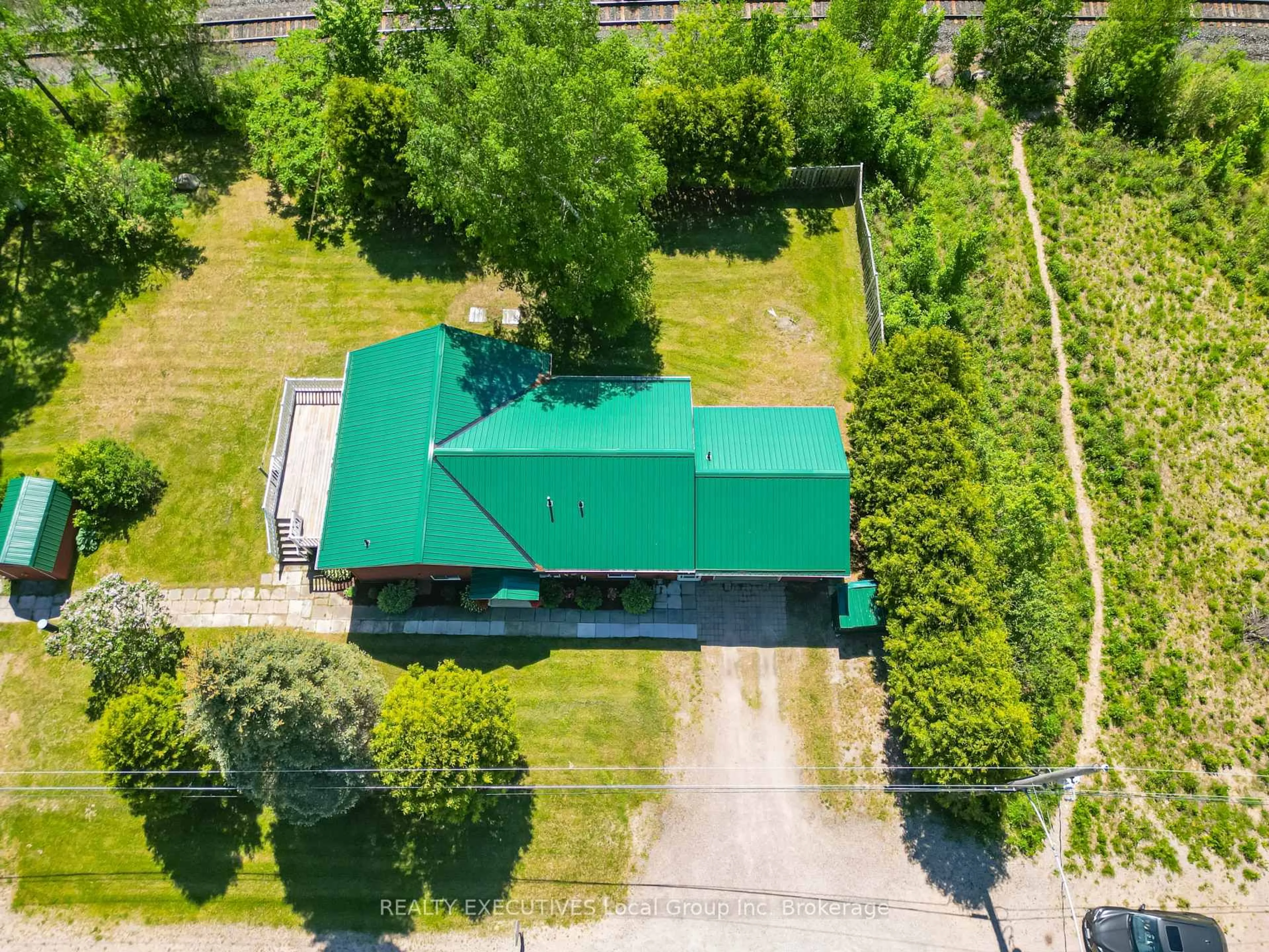 A pic from outside/outdoor area/front of a property/back of a property/a pic from drone, unknown for 153 Big Bend Ave, Powassan Ontario P0H 1Z0
