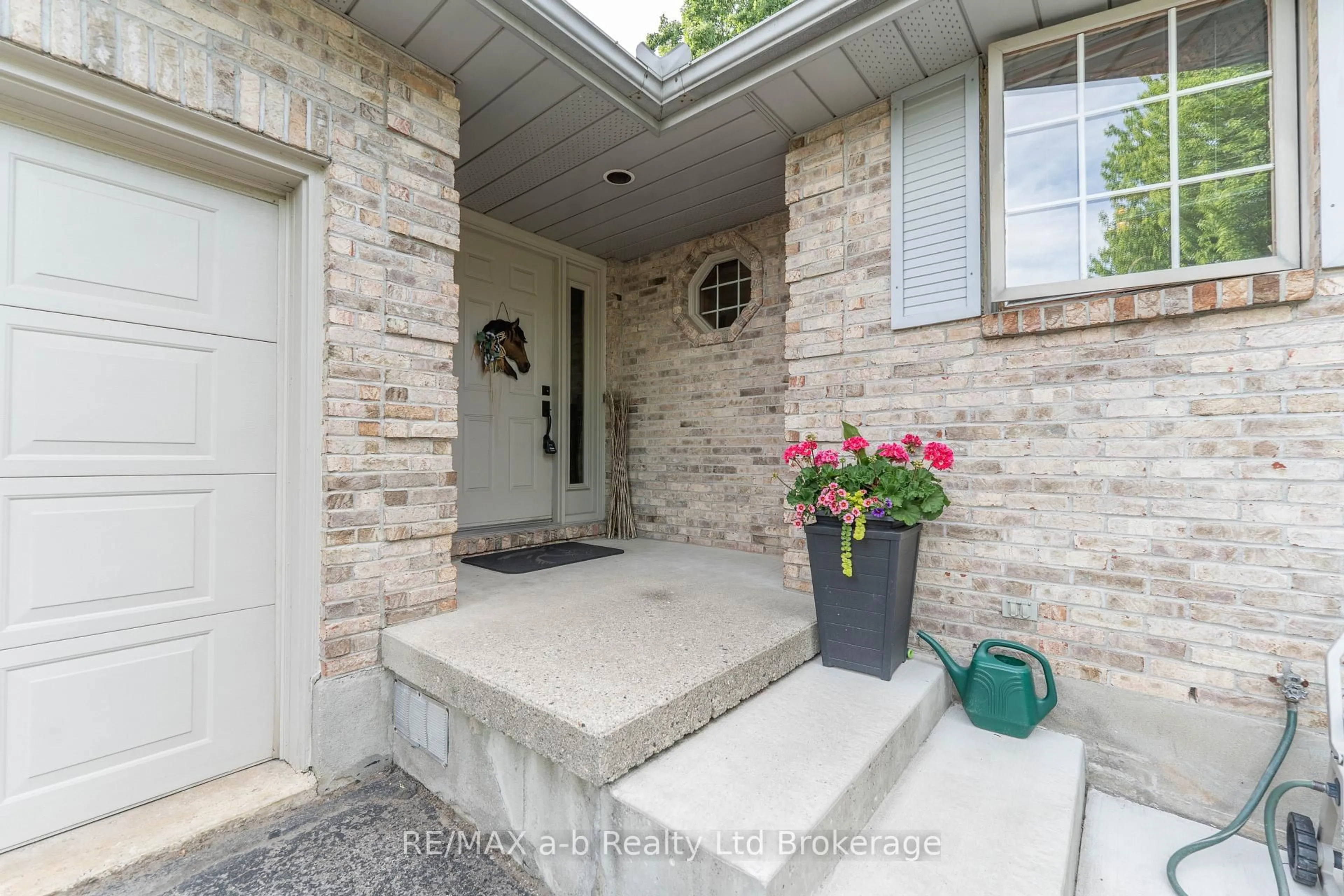 Unknown for 34 Lorraine Ave, Tillsonburg Ontario N4G 4V3