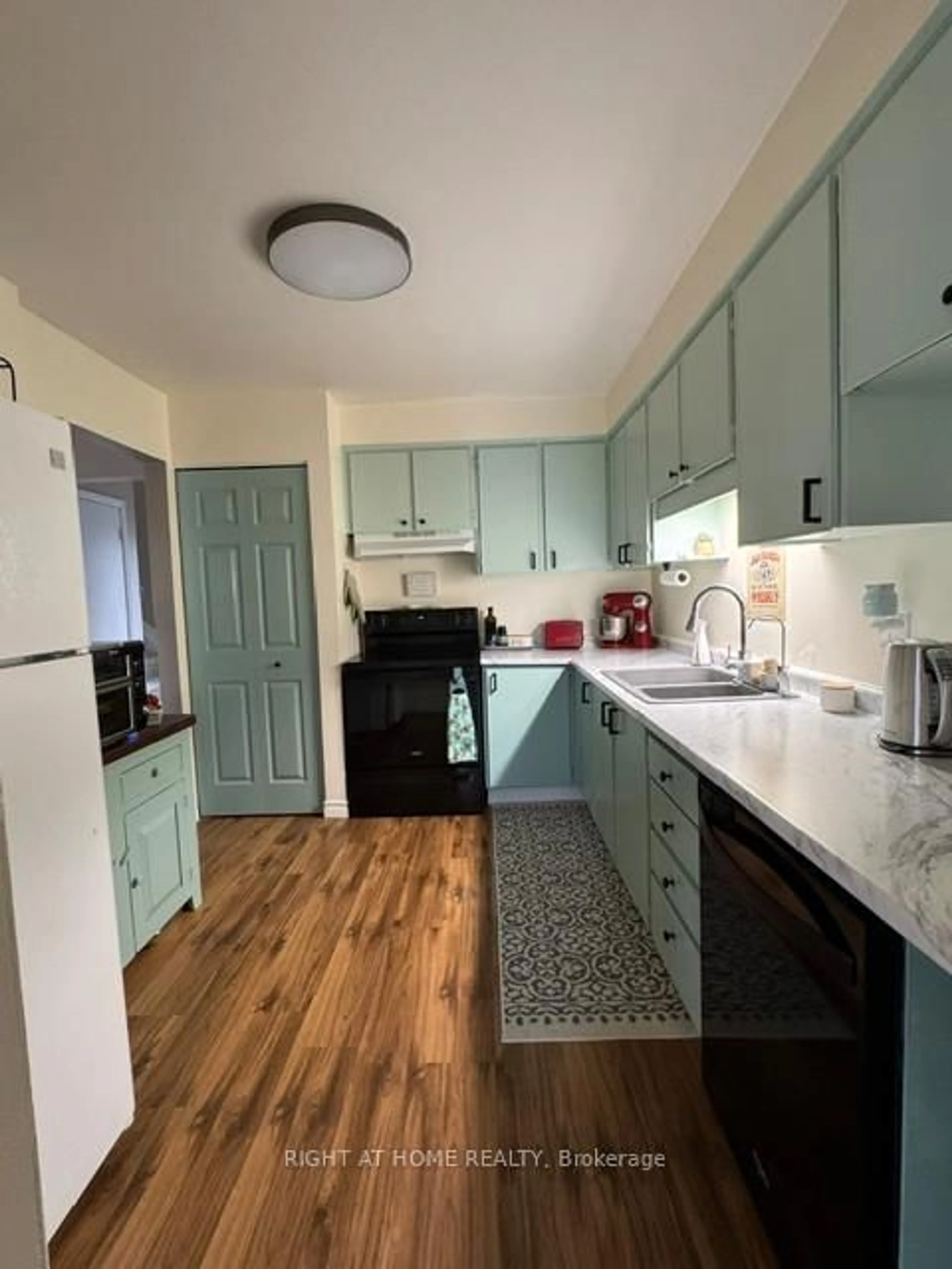 Standard kitchen, unknown for 50 Haddington St #6, Haldimand Ontario N3W 1K8