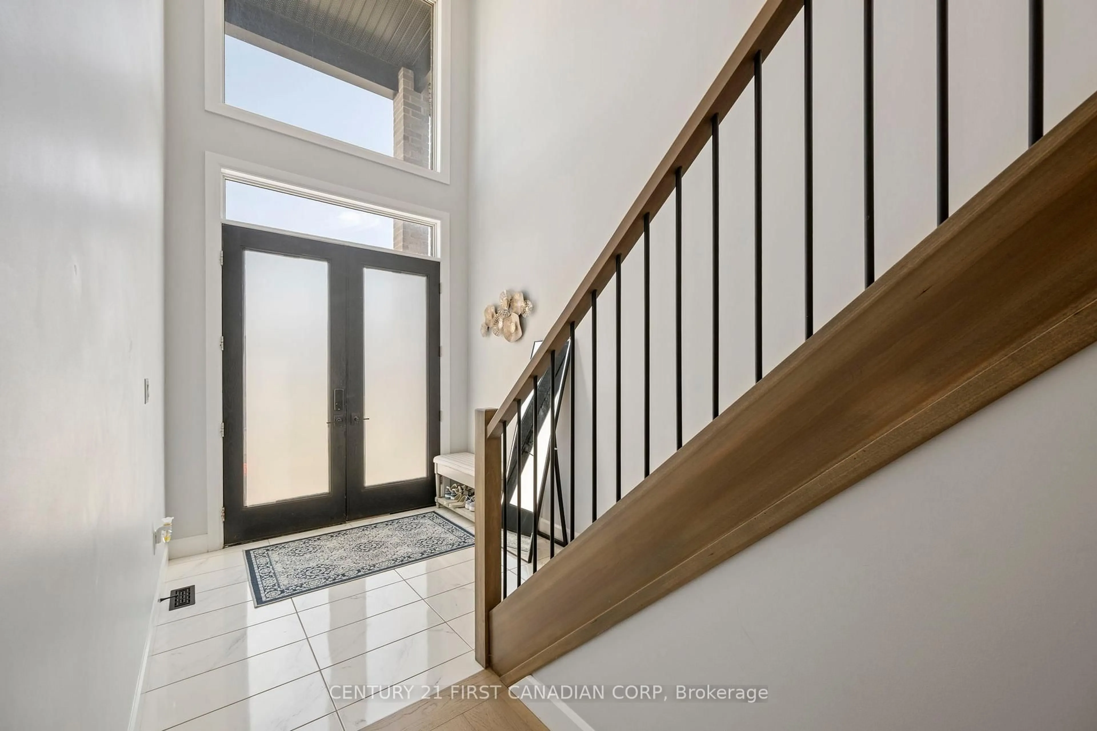 Indoor entryway for 1298 SANDBAR St, London North Ontario N6G 5K3