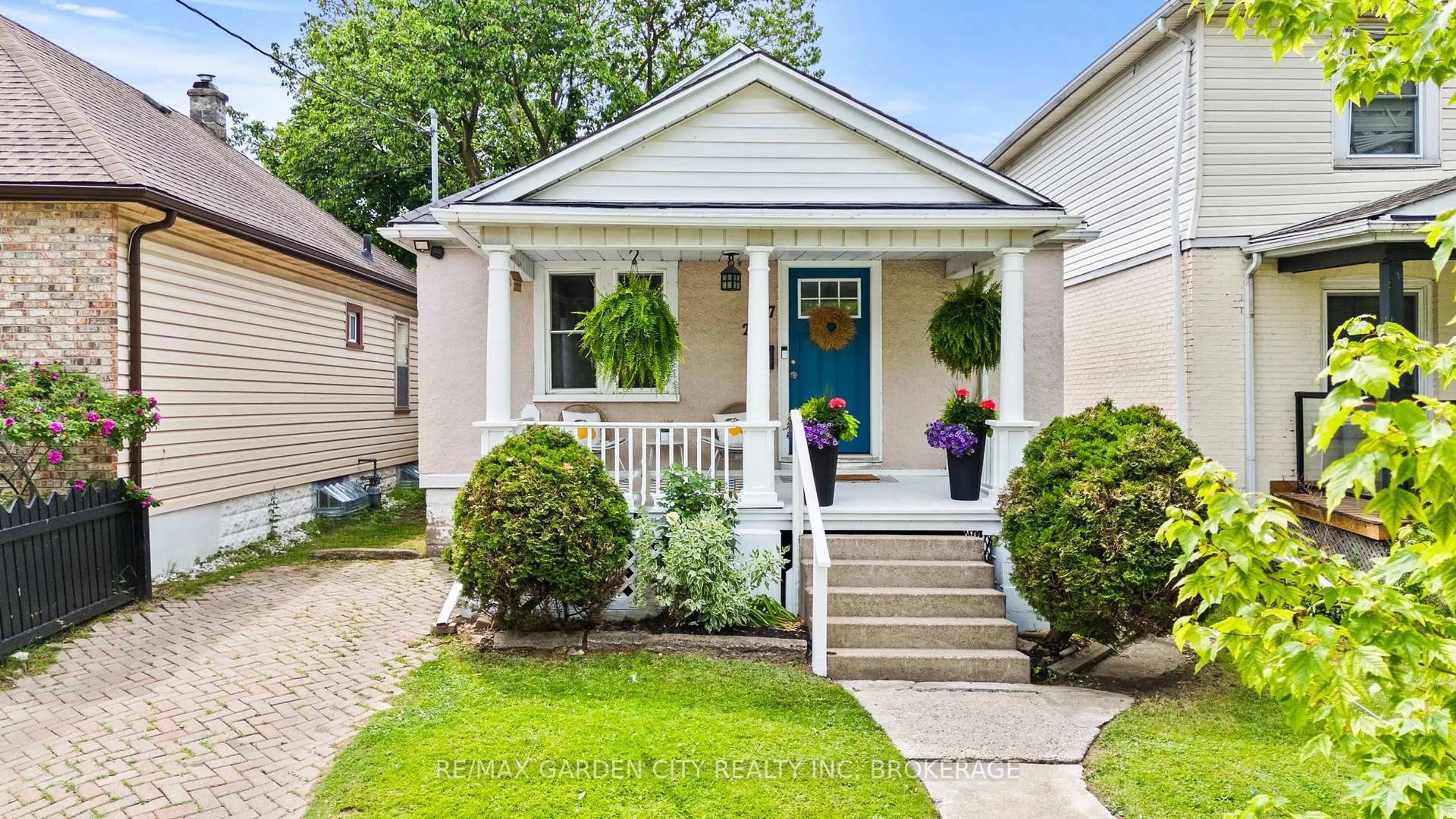 Unknown for 247 LAKE St, St. Catharines Ontario L2R 5Z5