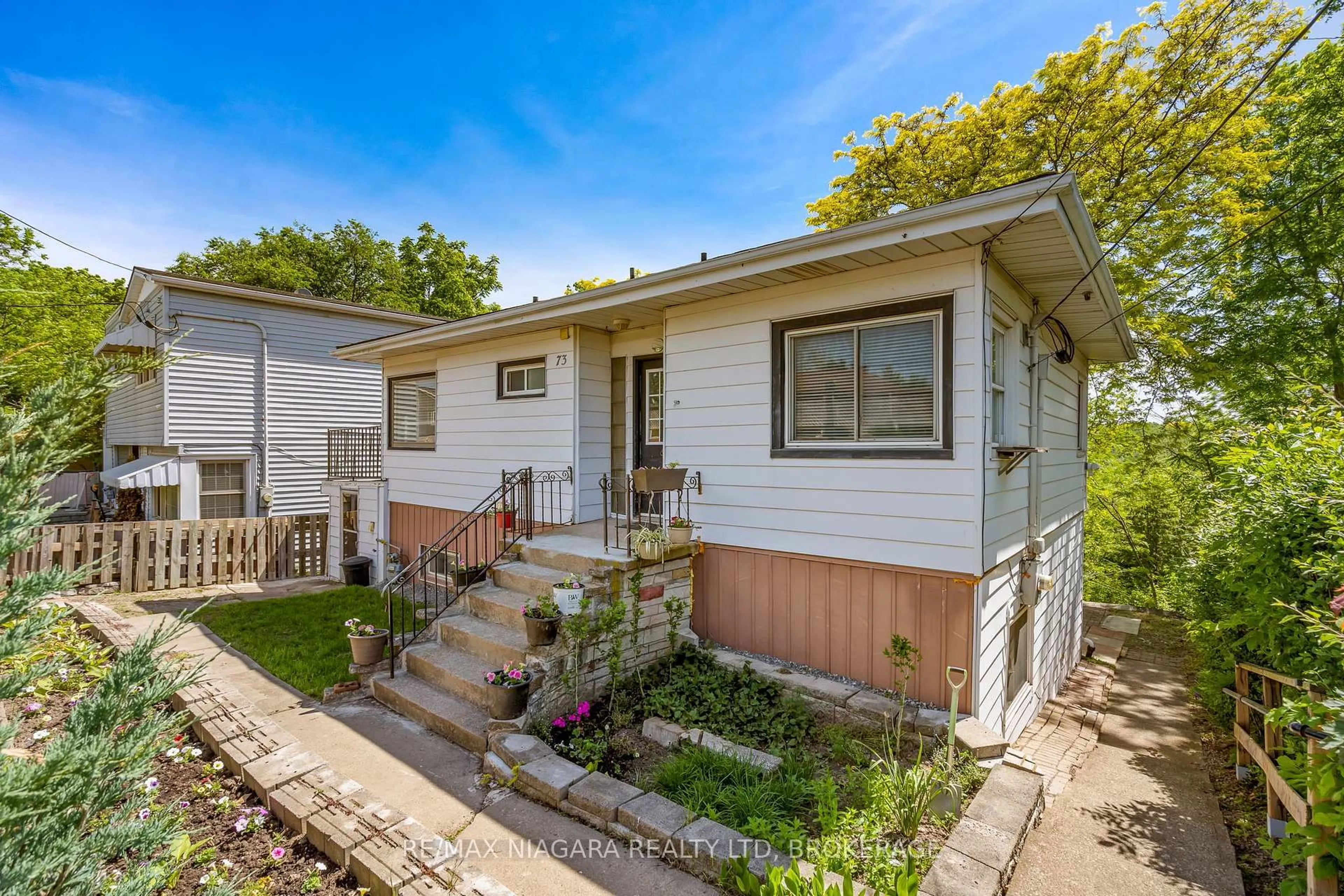 Unknown for 73 Hillview Rd, St. Catharines Ontario L2S 1S8