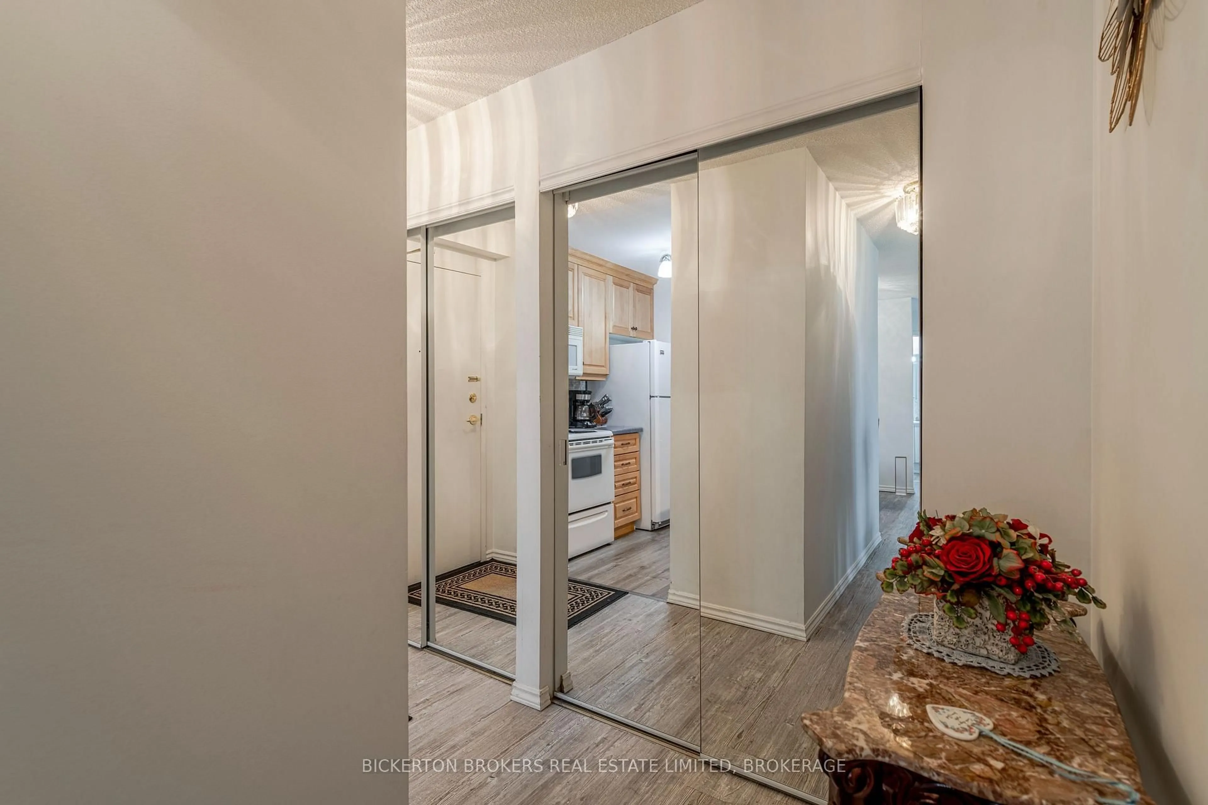 Indoor entryway for 540 Talbot Pl #205, Gananoque Ontario K7G 3C6