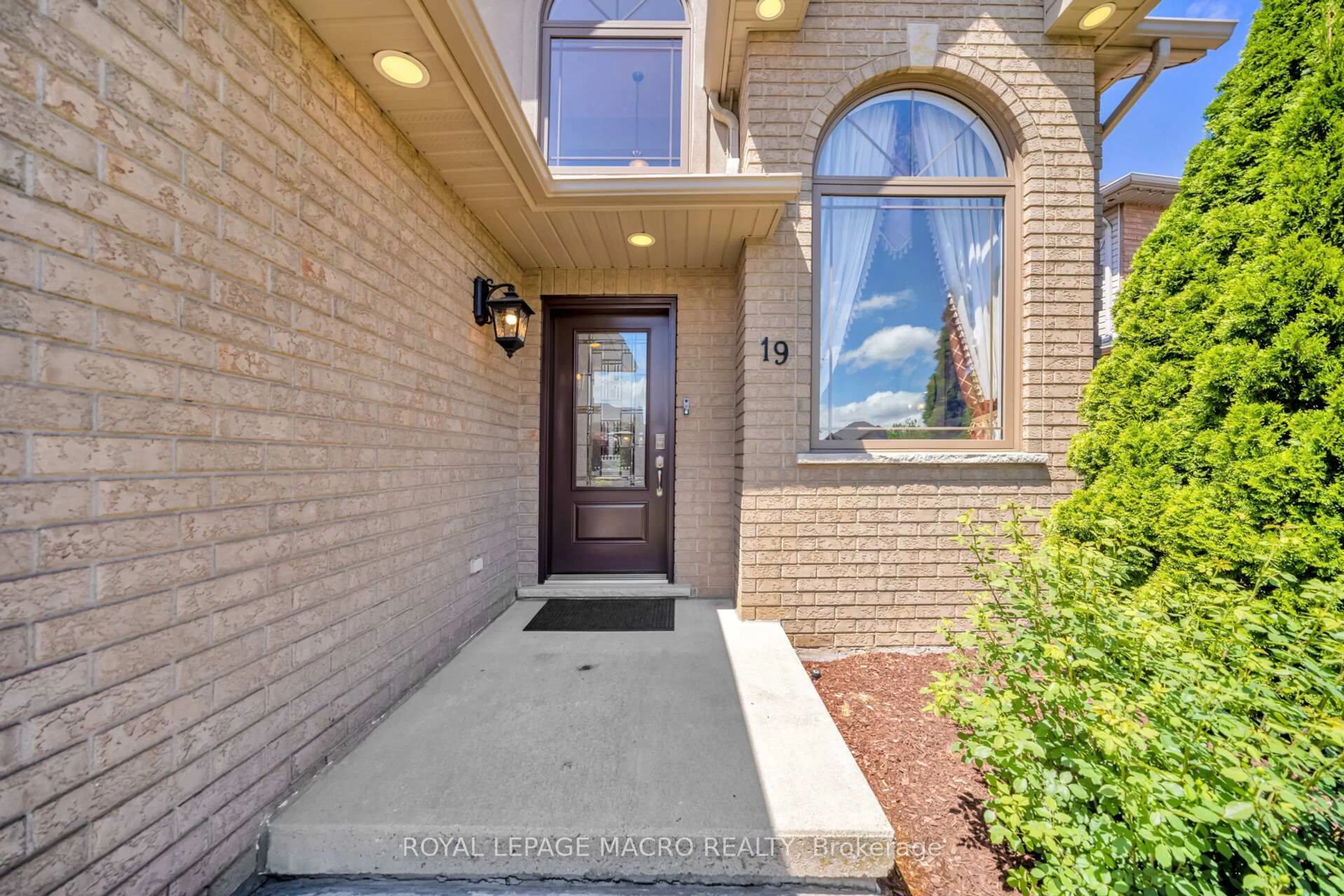 Unknown for 19 Sonata Ave, Hamilton Ontario L9C 7T9