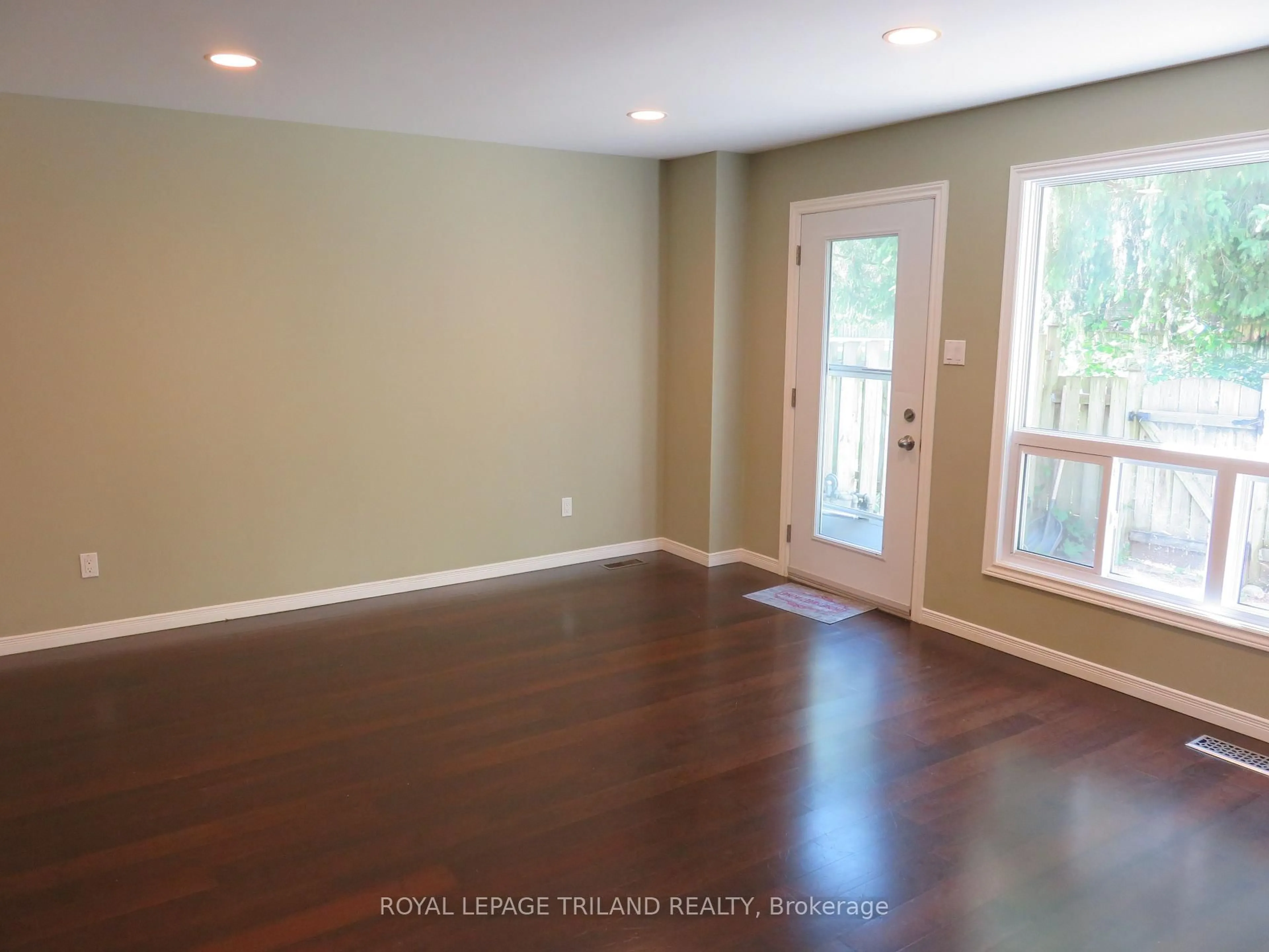 A pic of a room for 1600 Culver Dr #86, London East Ontario N5V 3H5