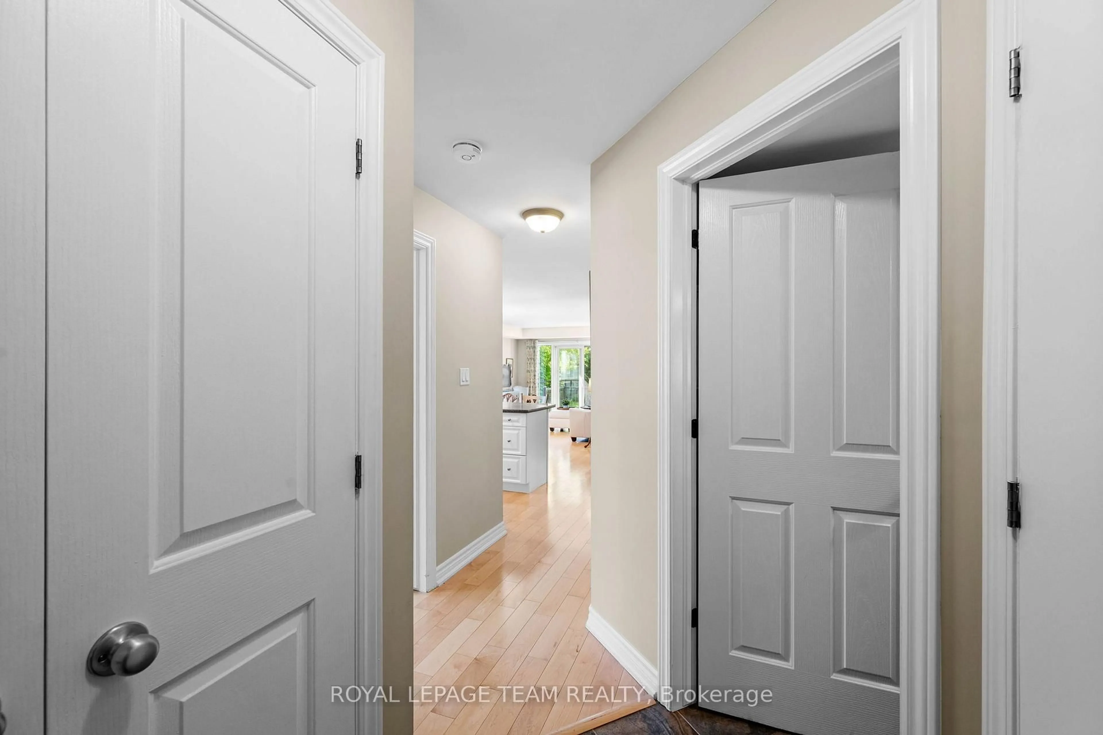 Indoor entryway for 14 Norice St #101, Ottawa Ontario K2G 2X4