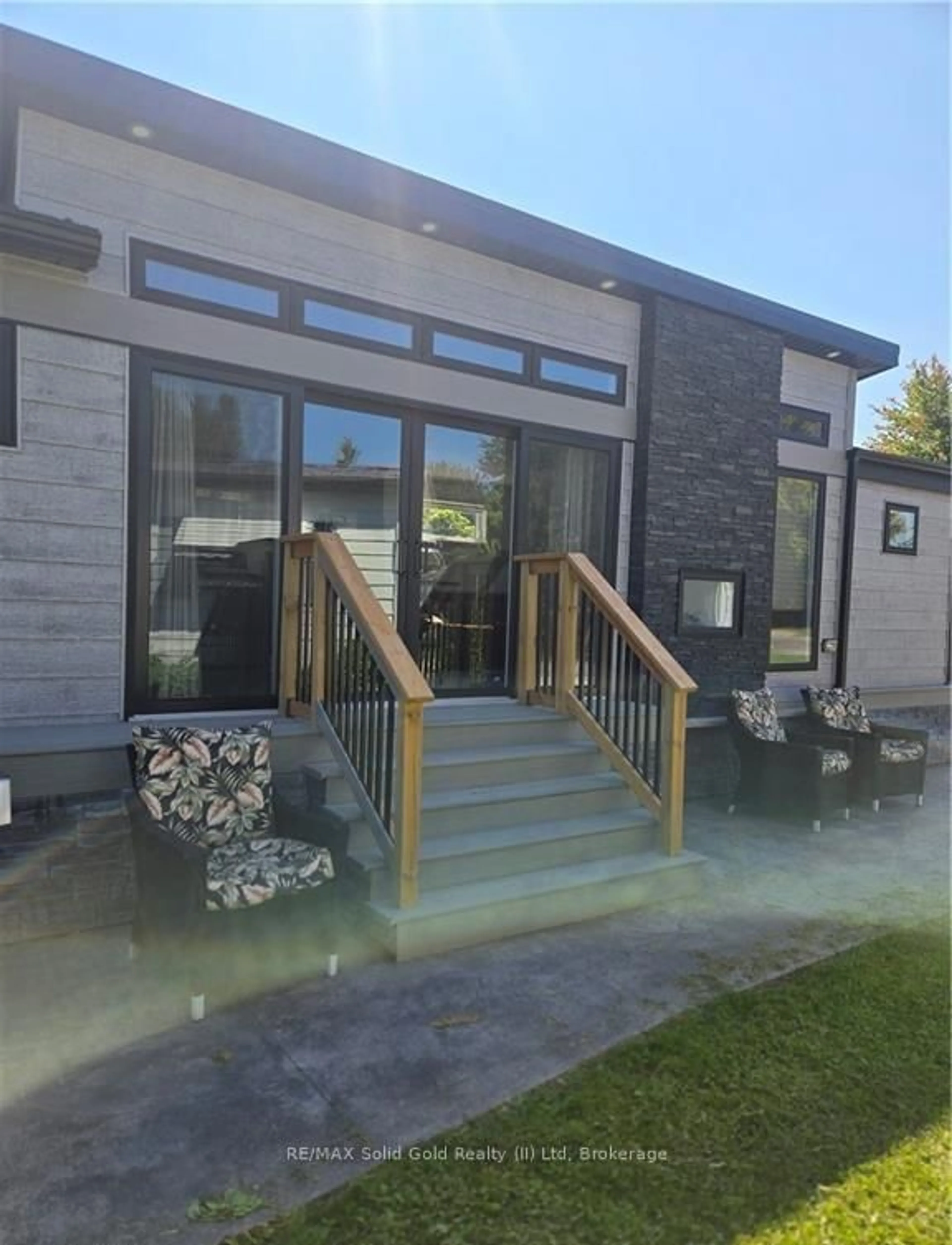 Unknown for 22220 Charing Cross Rd #30, Chatham-Kent Ontario N7M 5V8