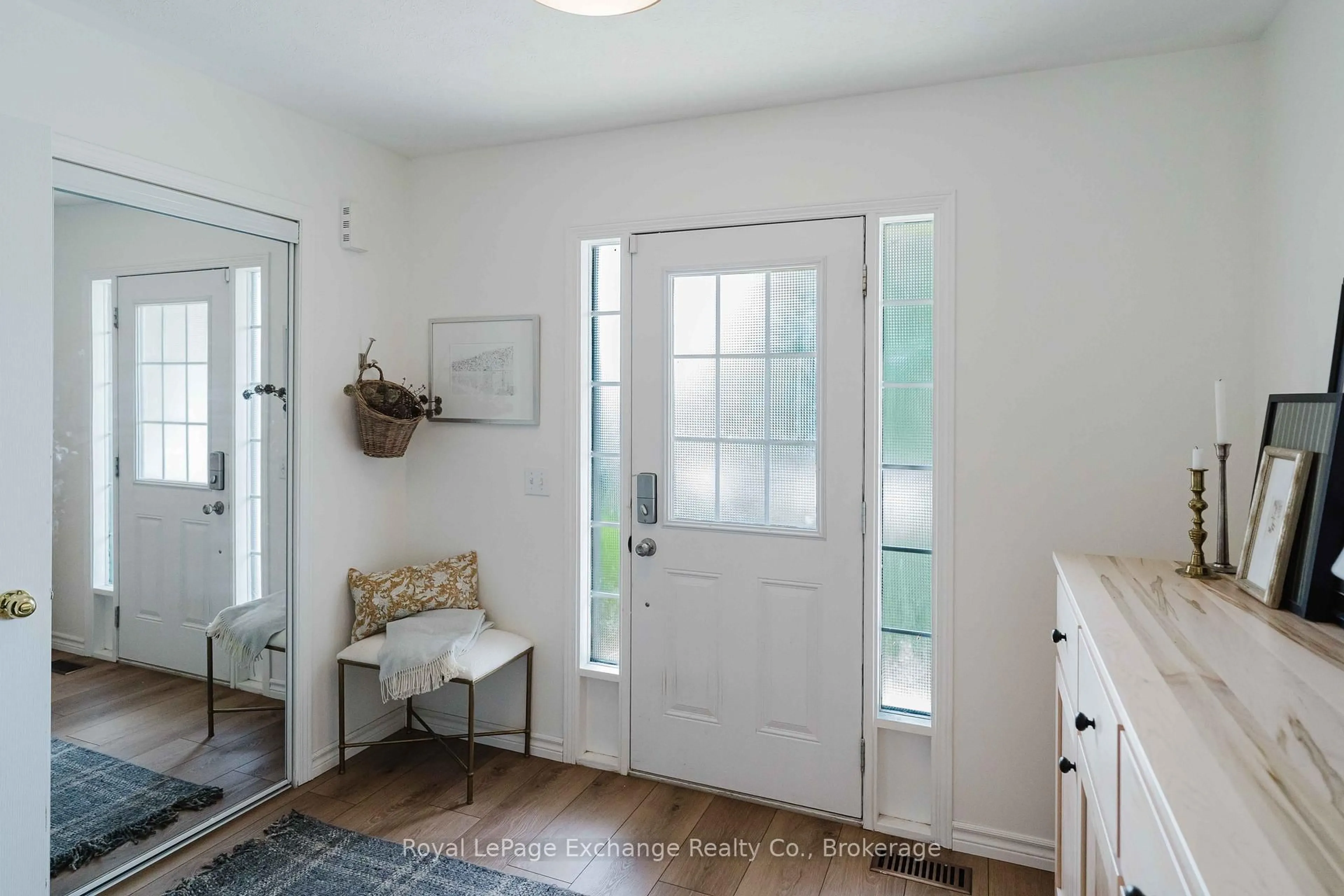 Indoor entryway for 314 Ray St, Saugeen Shores Ontario N0H 2C1