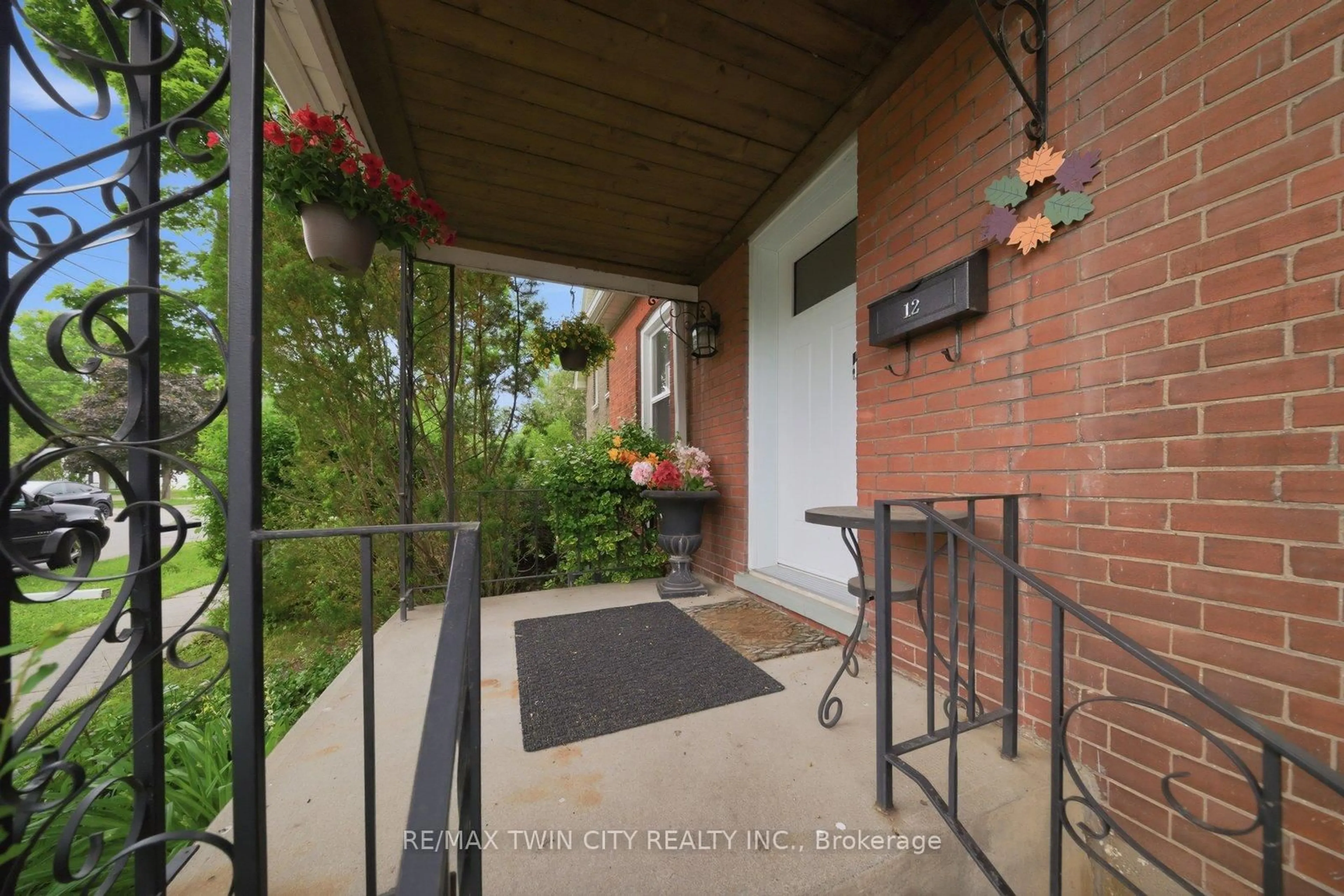 Unknown for 12 Brunswick St, Brantford Ontario N3T 1E7