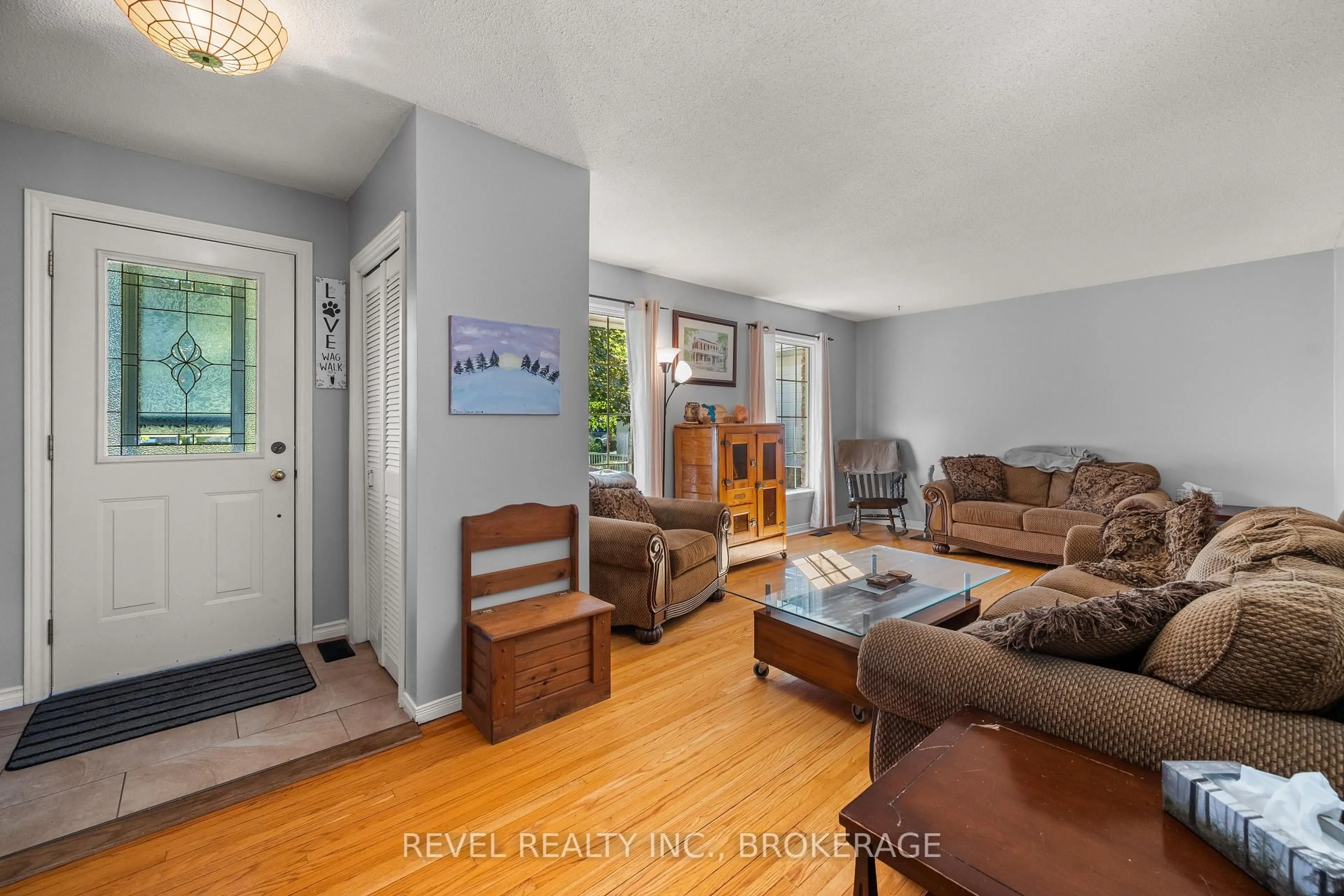 Living room with furniture, unknown for 121 Union St, Greater Napanee Ontario K7R 2W2
