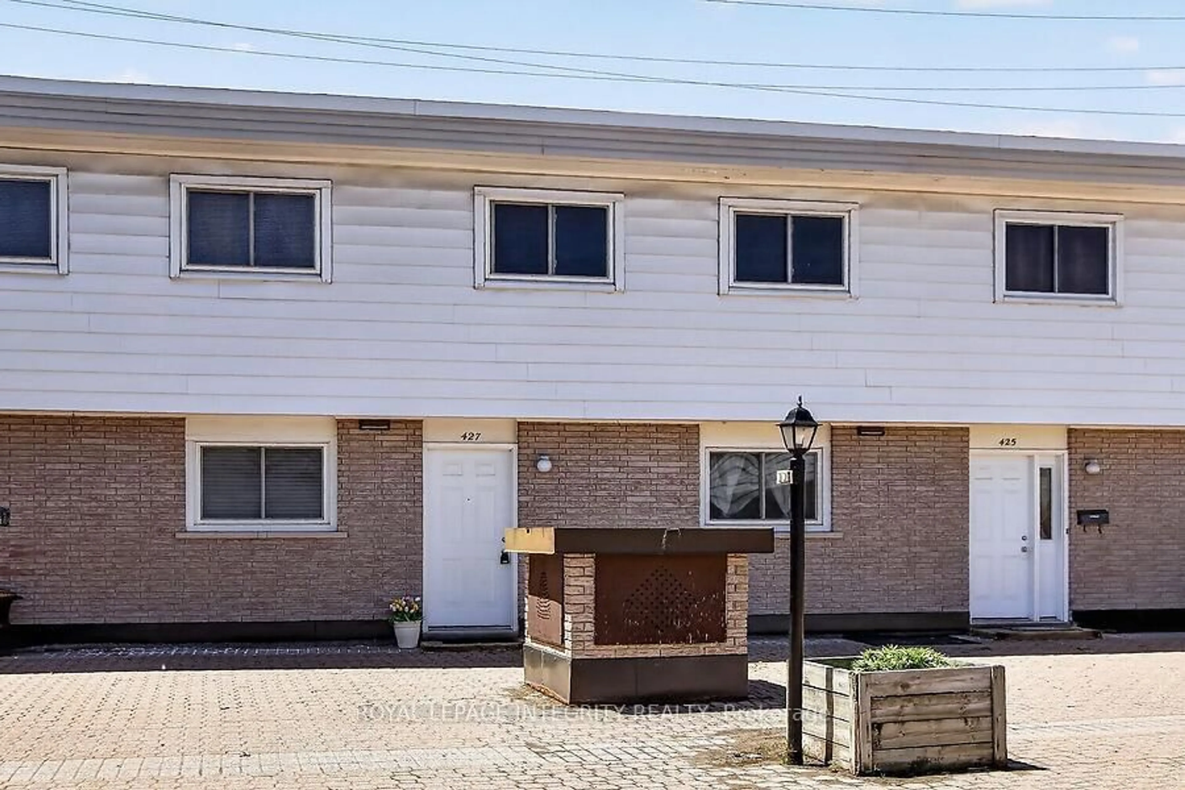 Unknown for 427 Moodie Dr, Ottawa Ontario K2H 8A4