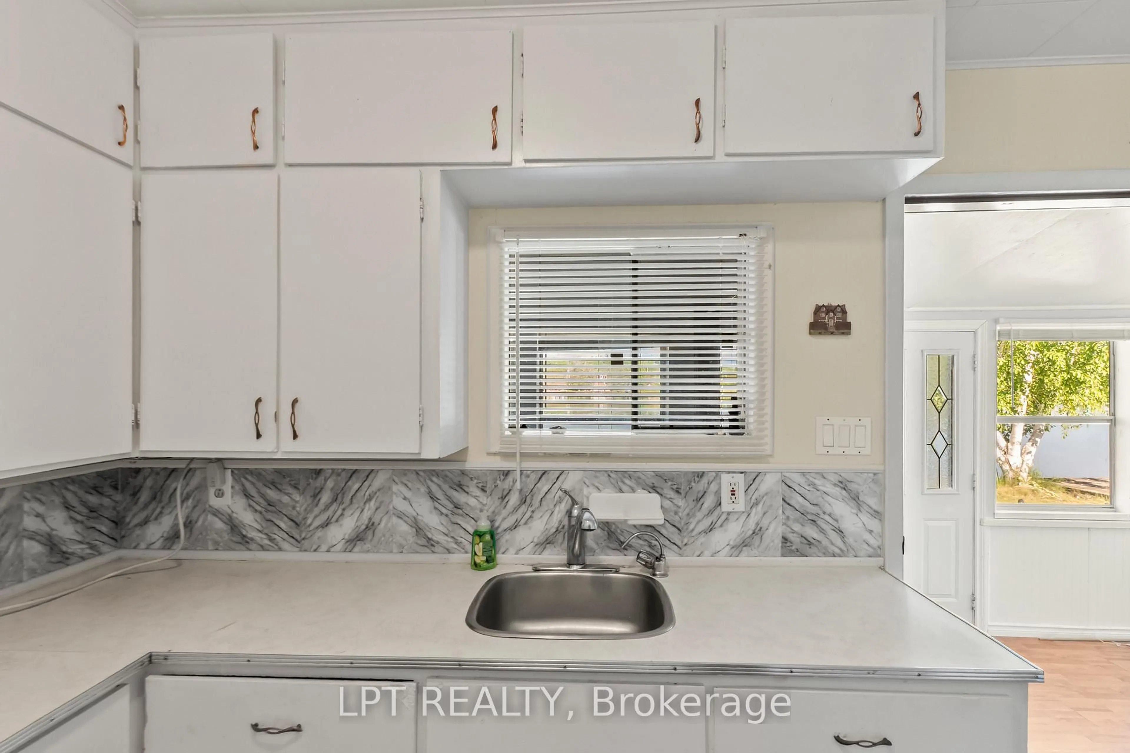 Standard kitchen, ceramic/tile floor for 934 County 38 Rd, Trent Hills Ontario K0L 1L0