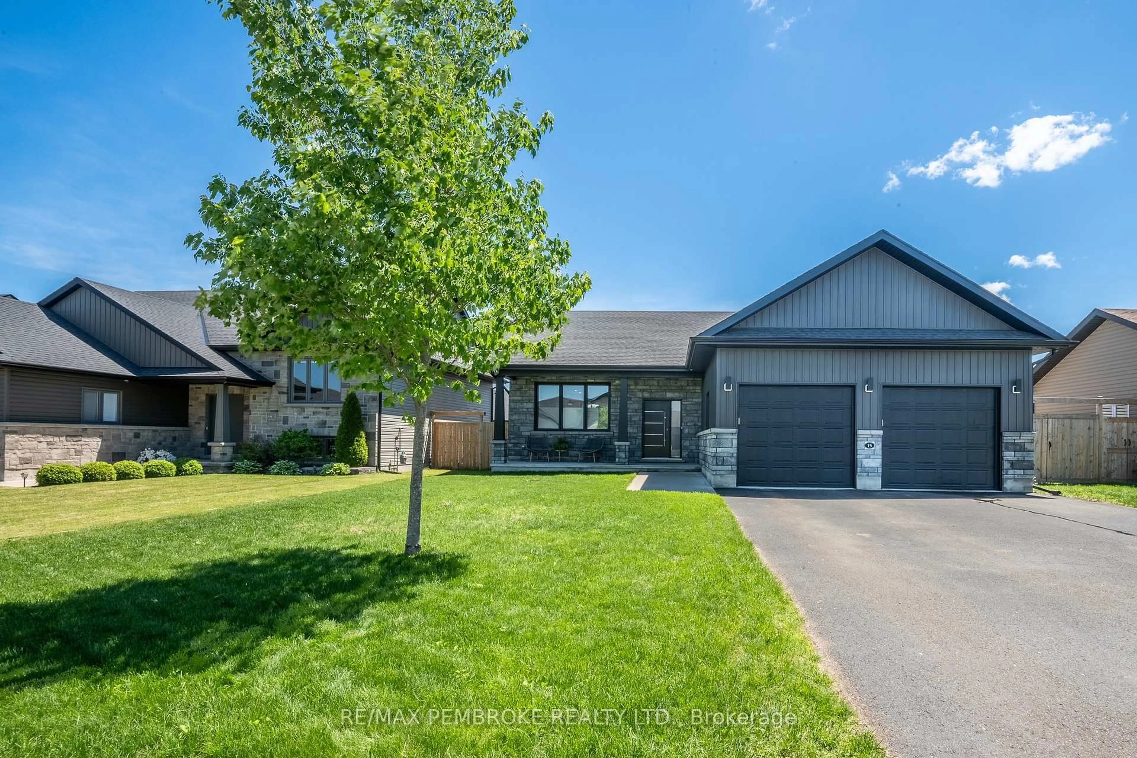 Unknown for 15 Drew St, Petawawa Ontario K8H 0G4