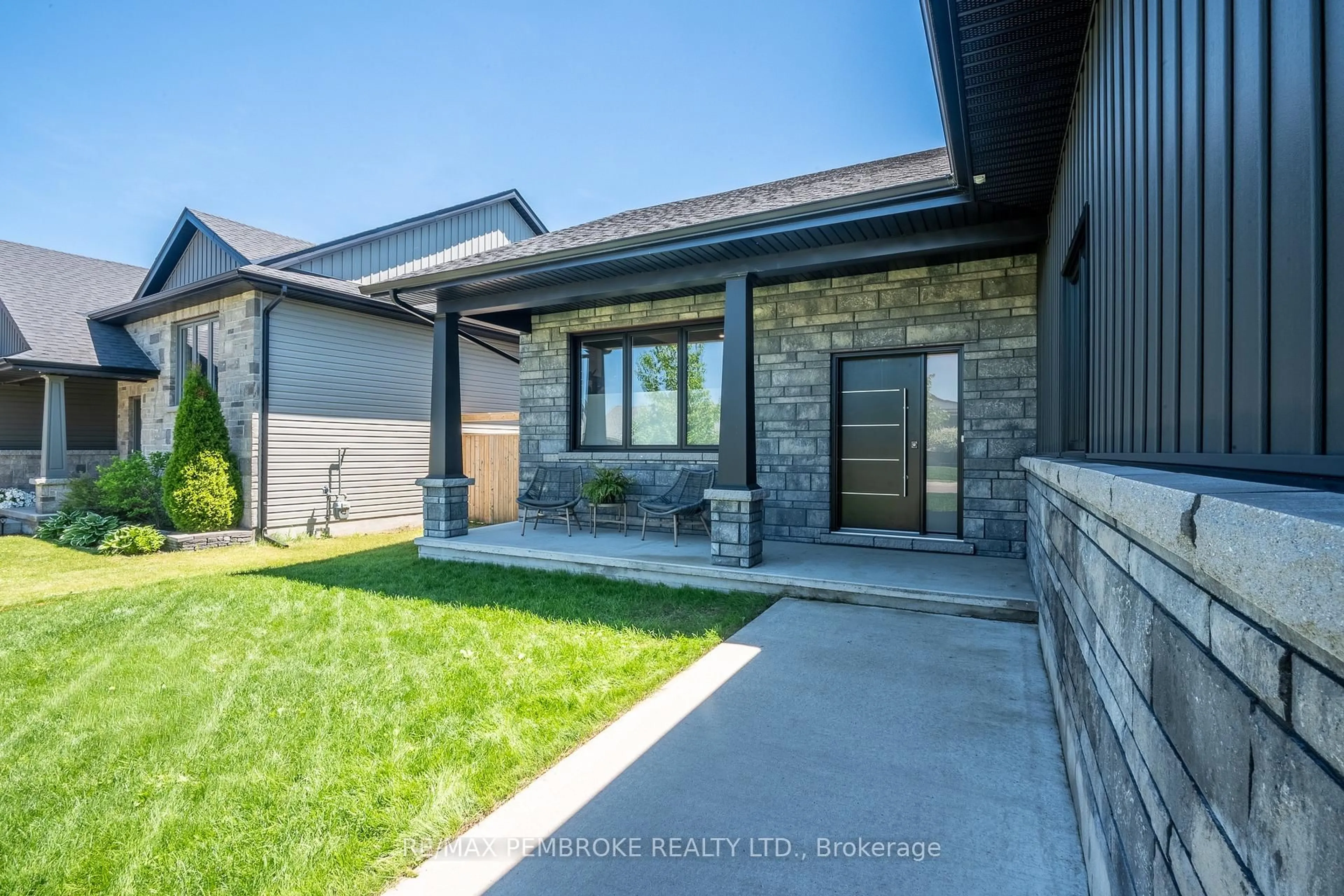 Home with brick exterior material, street for 15 Drew St, Petawawa Ontario K8H 0G4