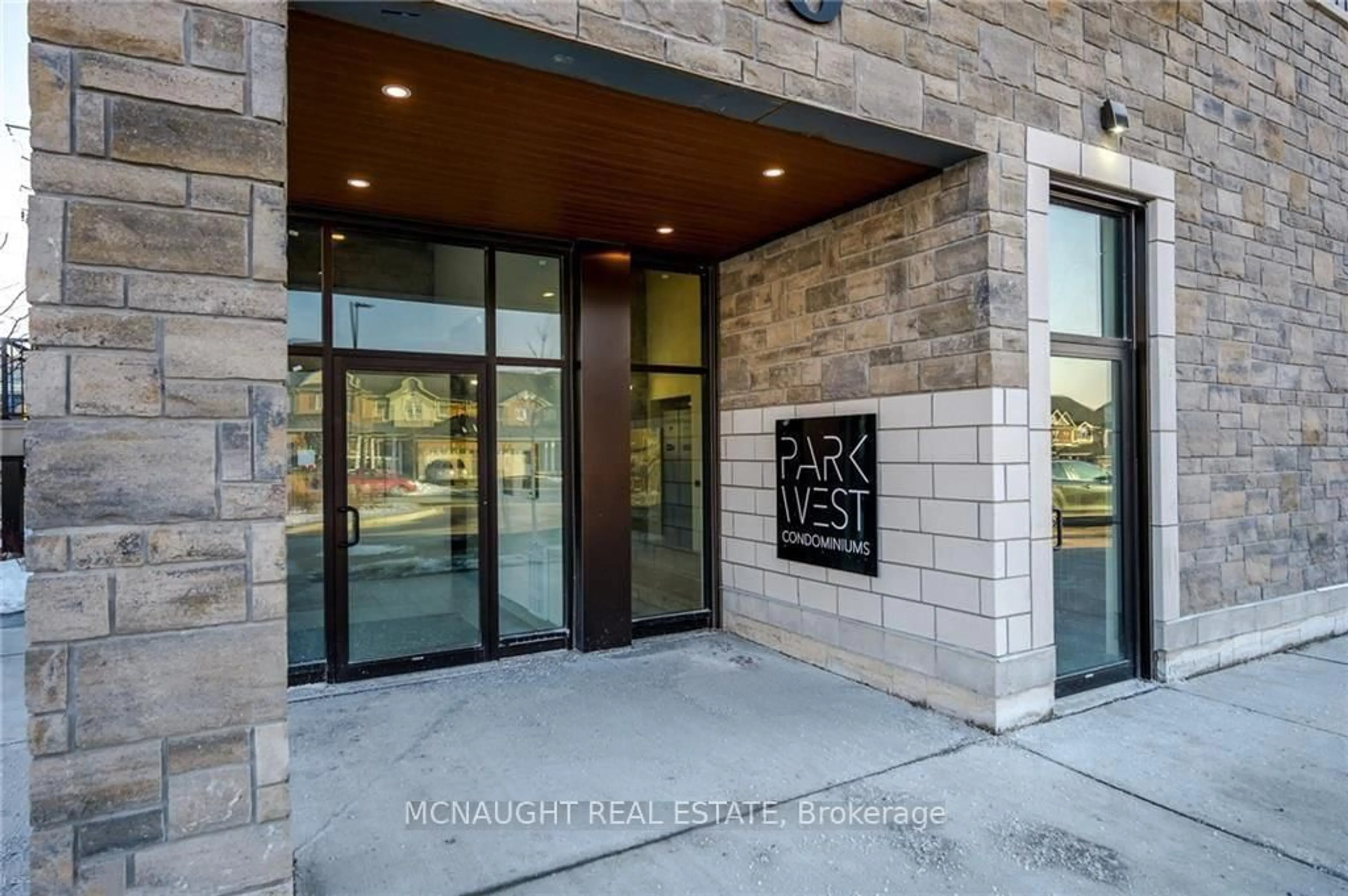 Indoor foyer for 340 Florence Dr #305, Peterborough Ontario K9J 6X4