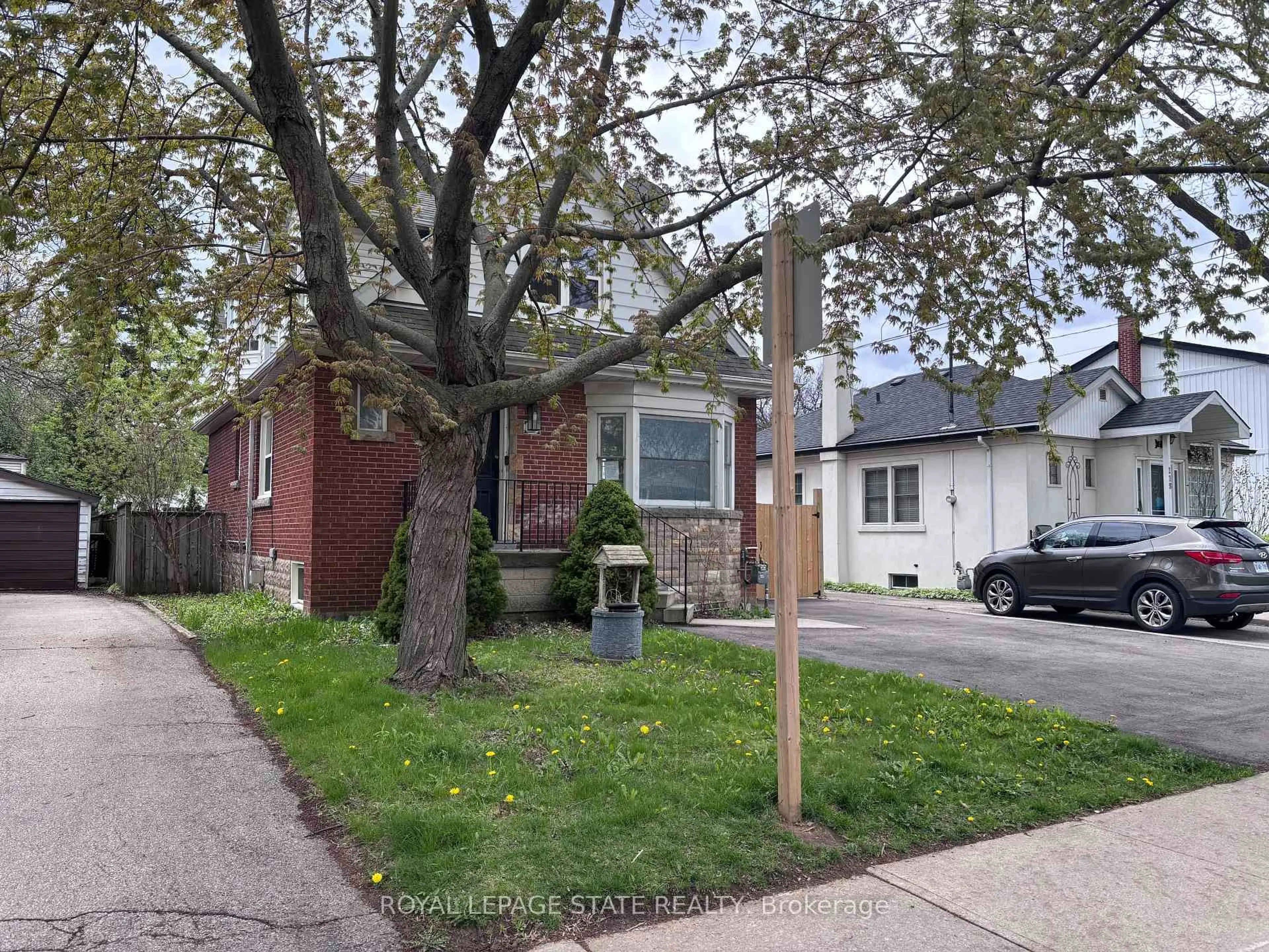 Unknown for 122 Queensdale Ave, Hamilton Ontario L9A 1K3